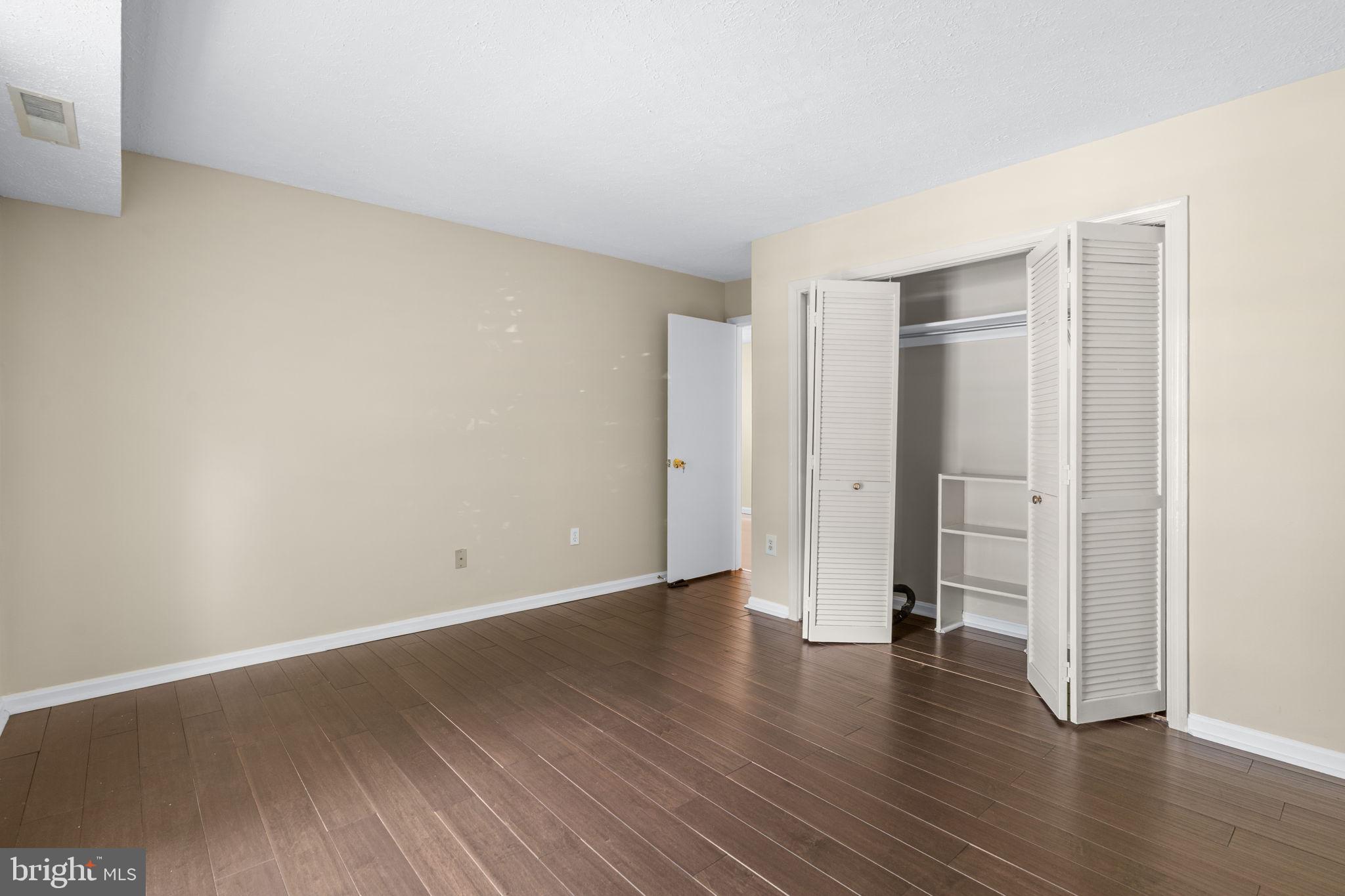 VININGS CONDO - Residential
