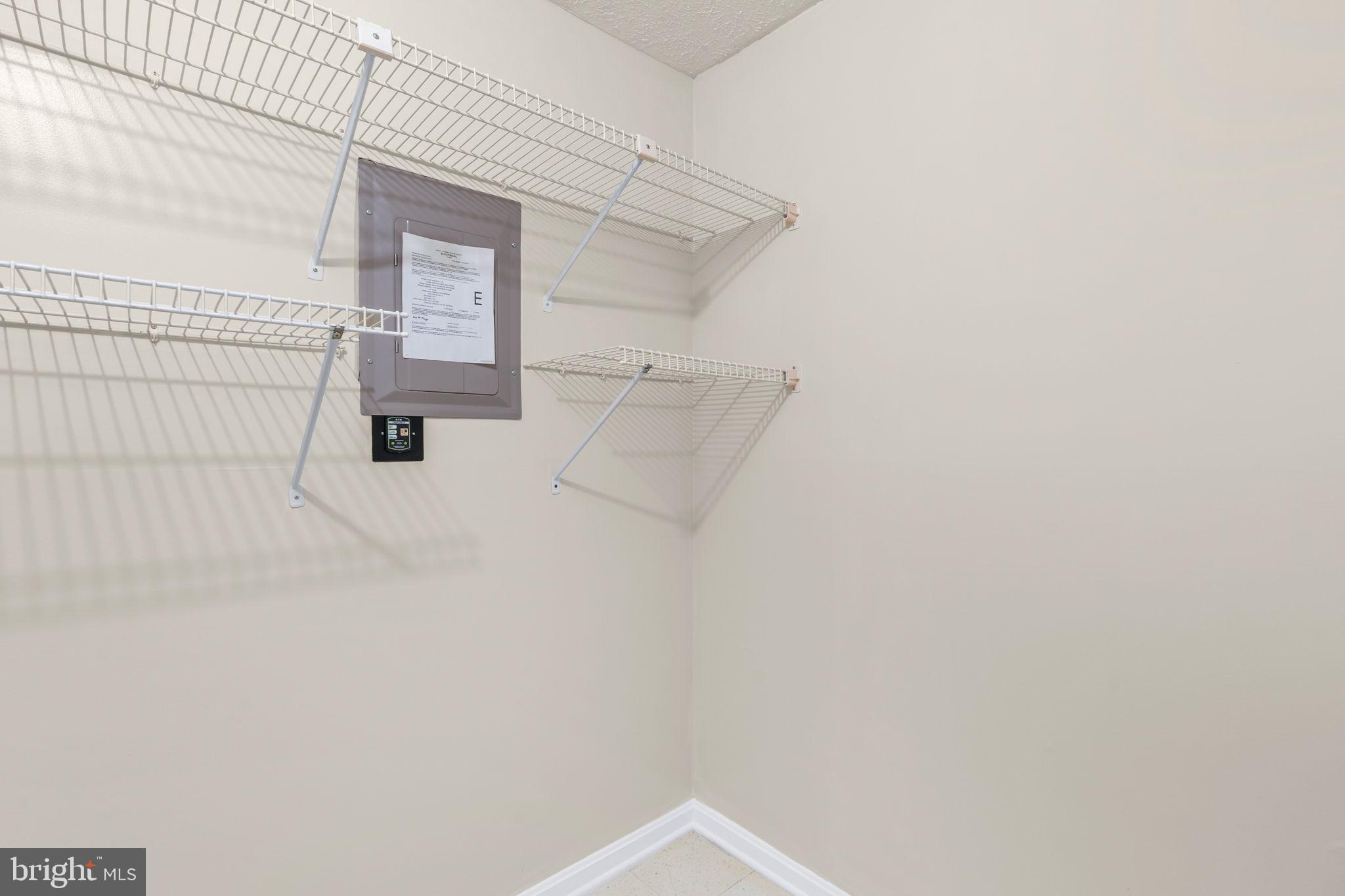 VININGS CONDO - Residential
