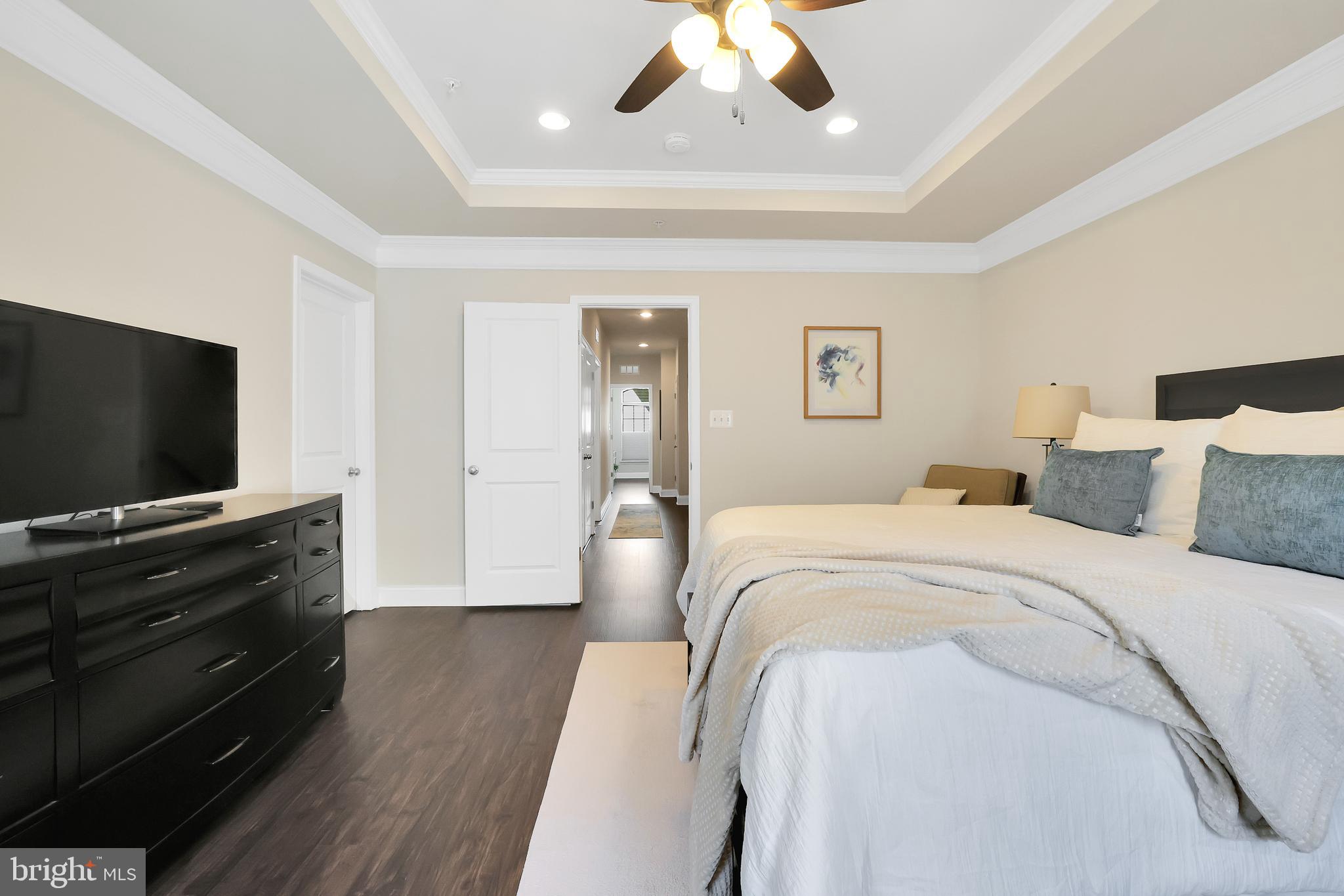 OXFORD SQUARE - Residential