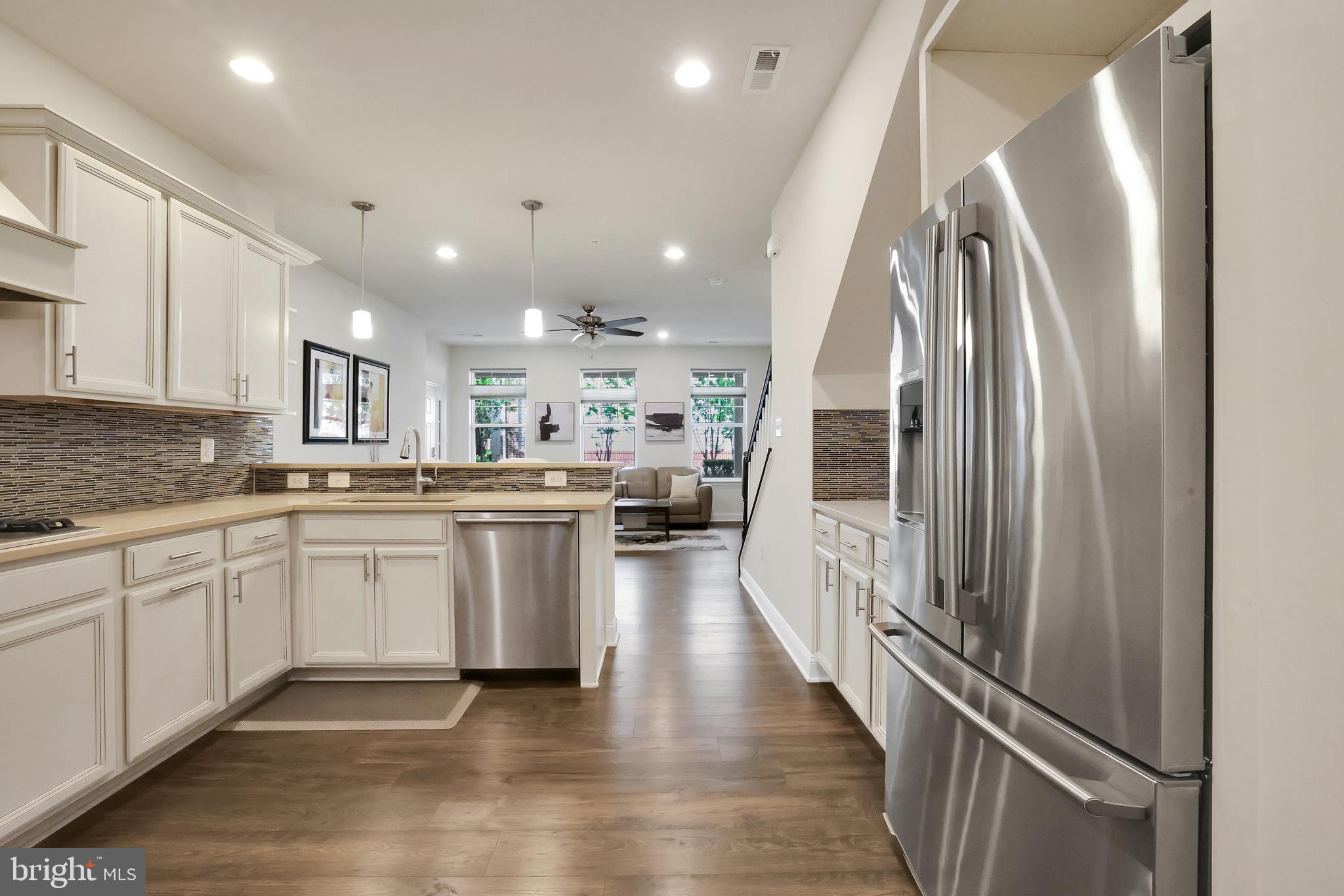 OXFORD SQUARE - Residential