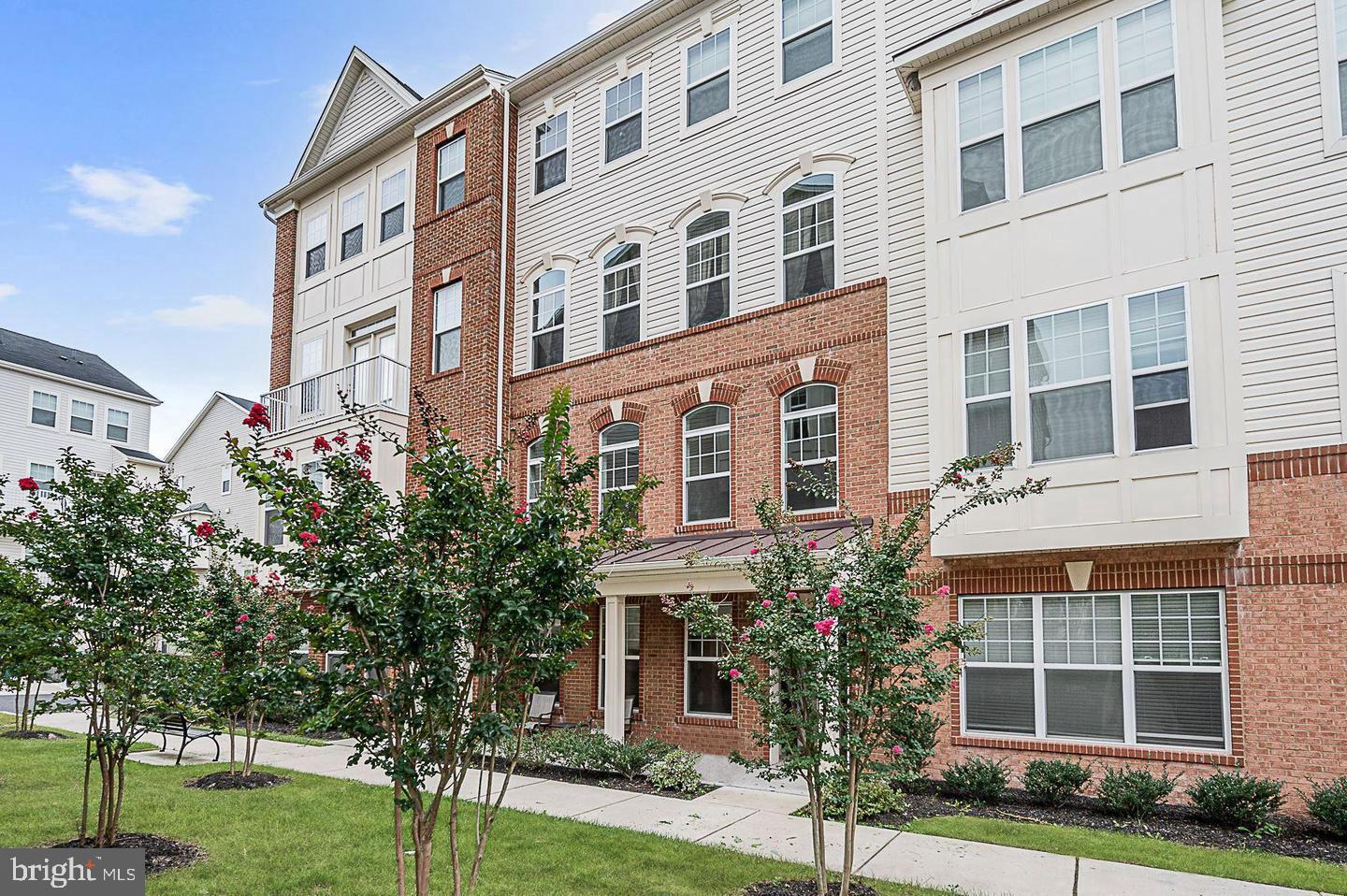 OXFORD SQUARE - Residential