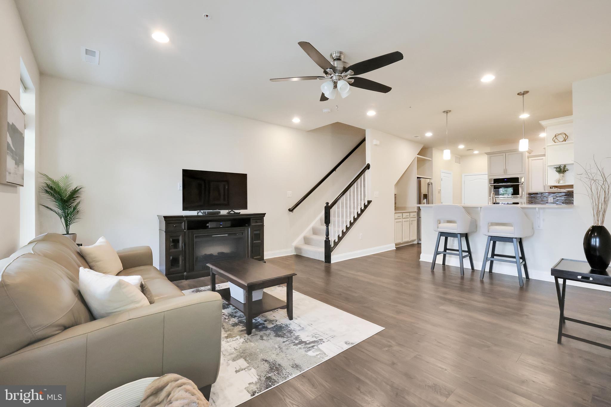OXFORD SQUARE - Residential
