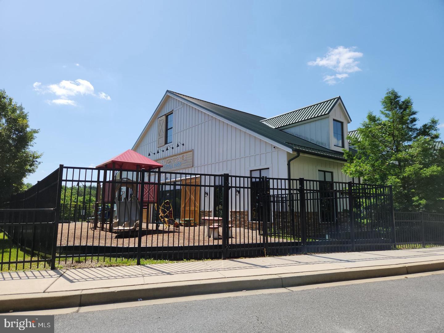 OXFORD SQUARE - Residential