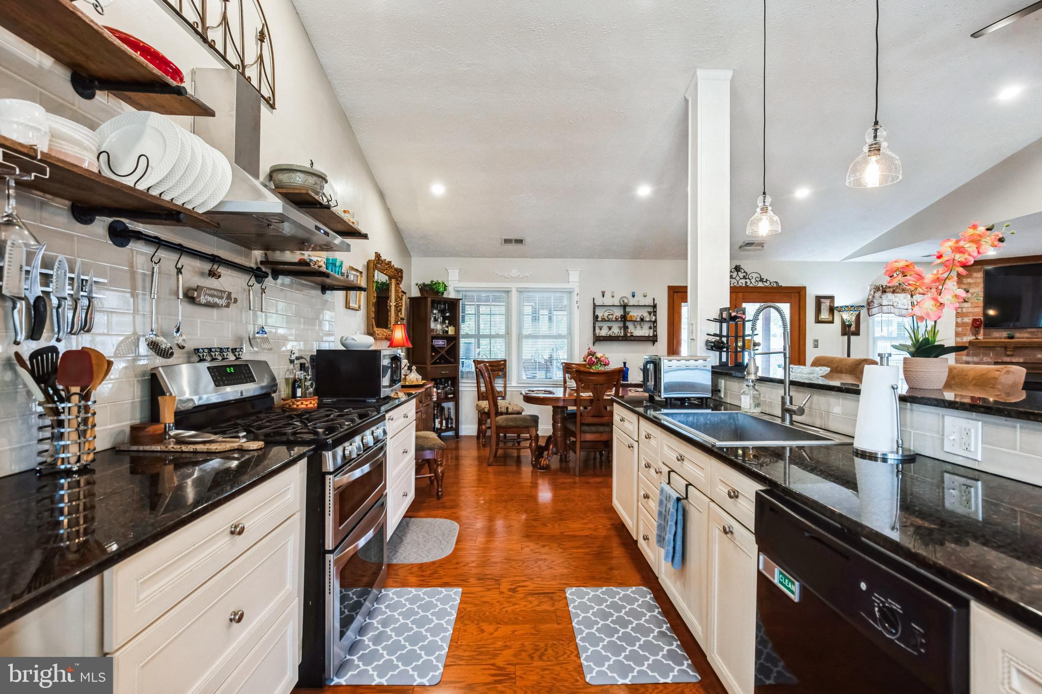 SENTRY WOODS/HUNTINGTON - Residential