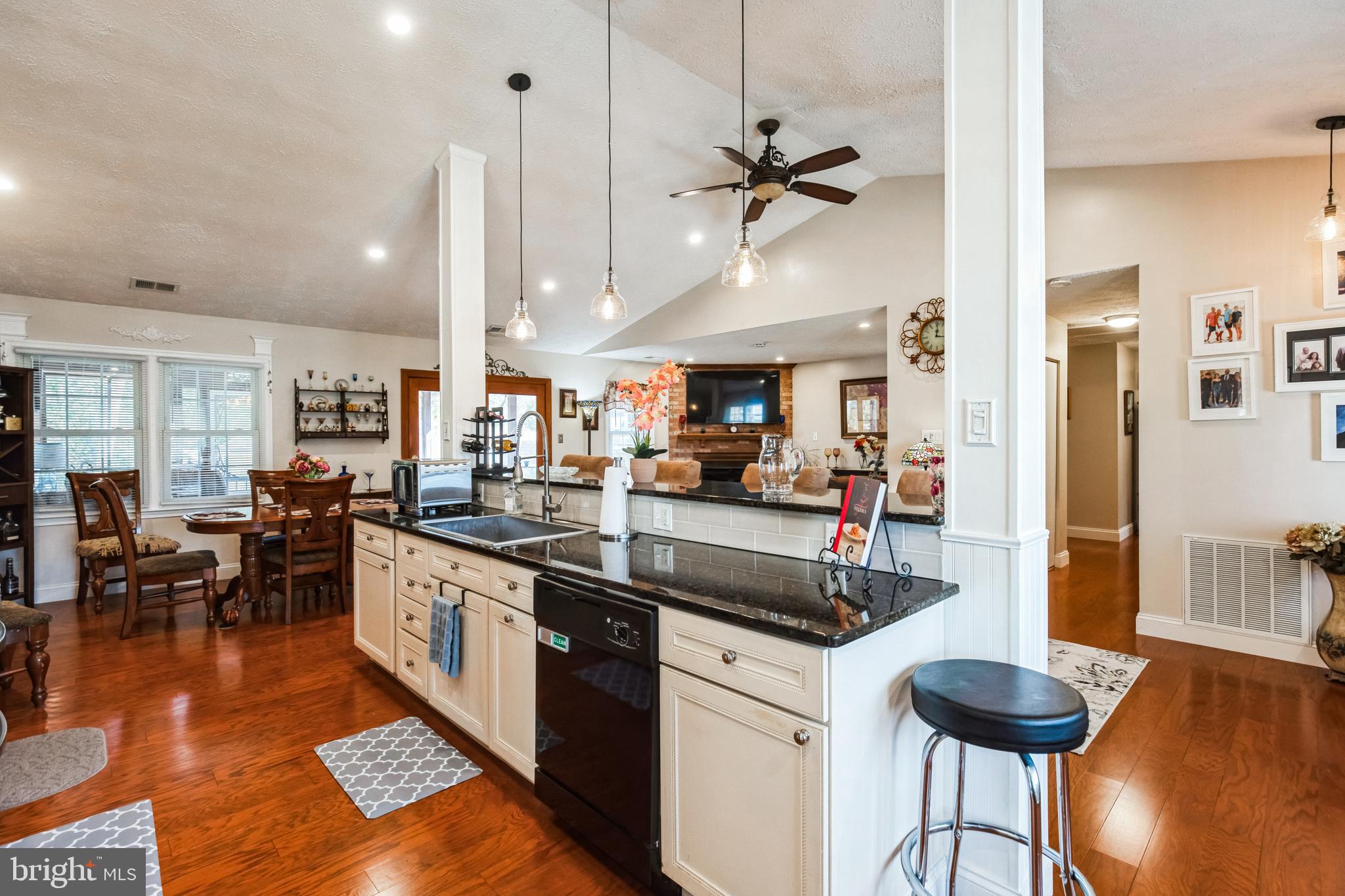 SENTRY WOODS/HUNTINGTON - Residential