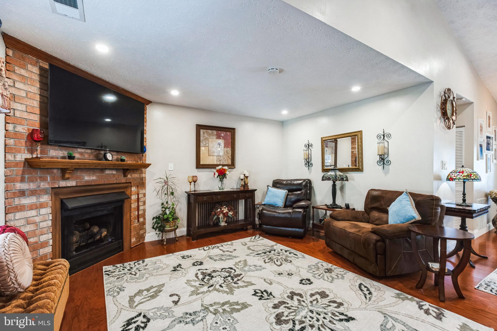 SENTRY WOODS/HUNTINGTON - Residential
