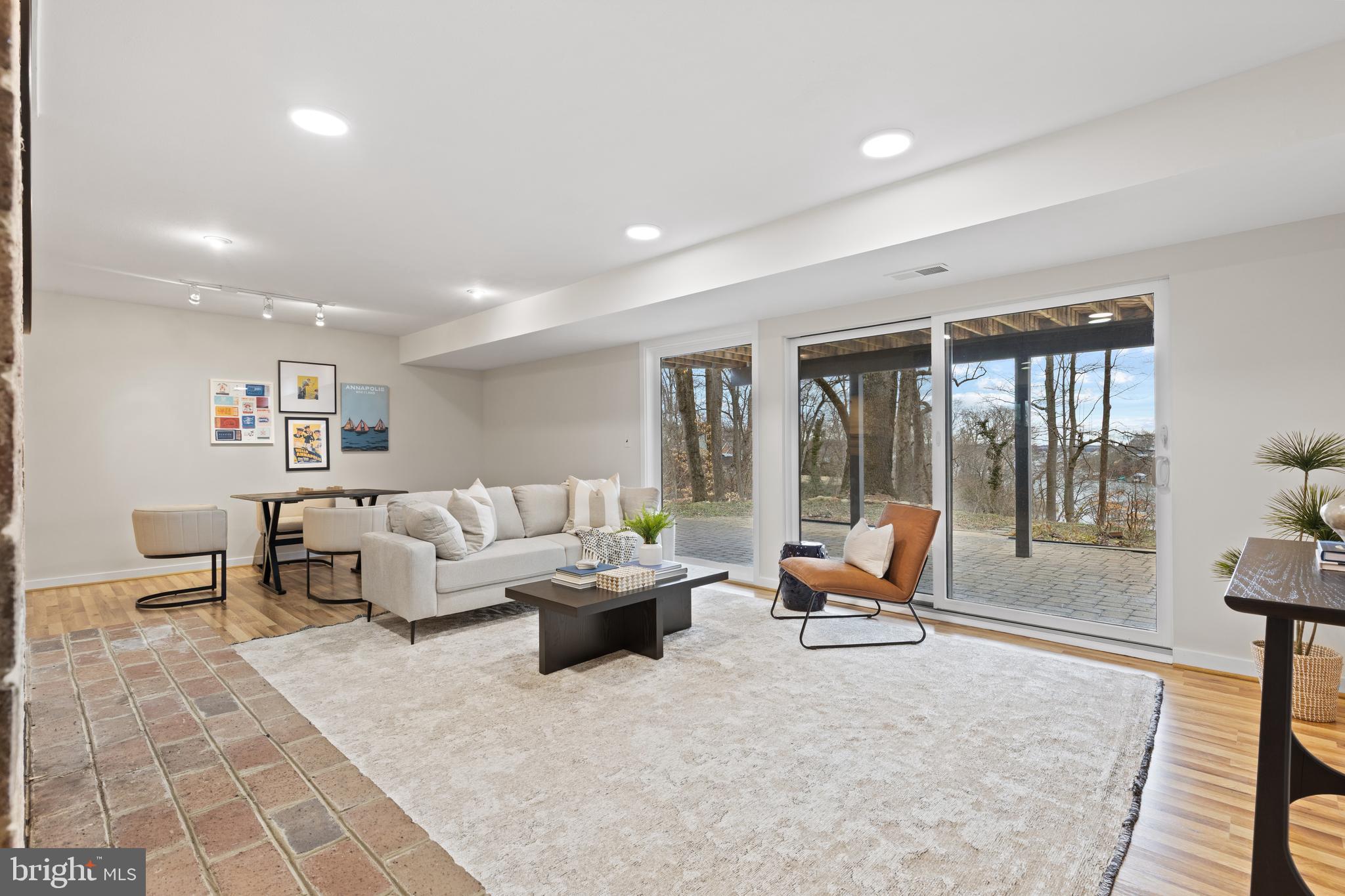 DOWNS ON THE SEVERN - Residential