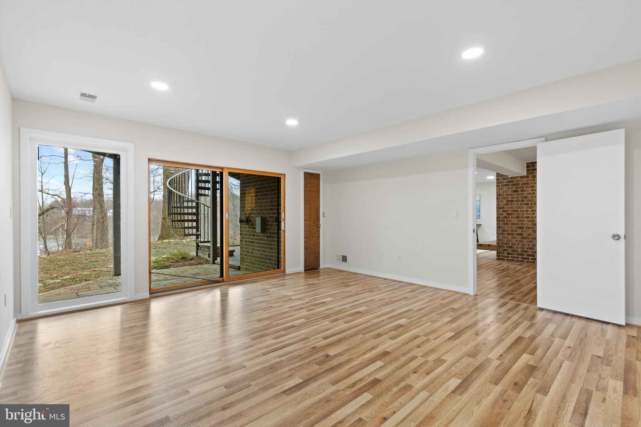 DOWNS ON THE SEVERN - Residential