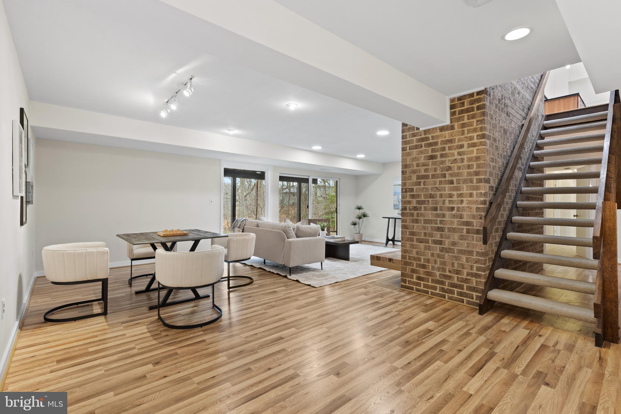DOWNS ON THE SEVERN - Residential