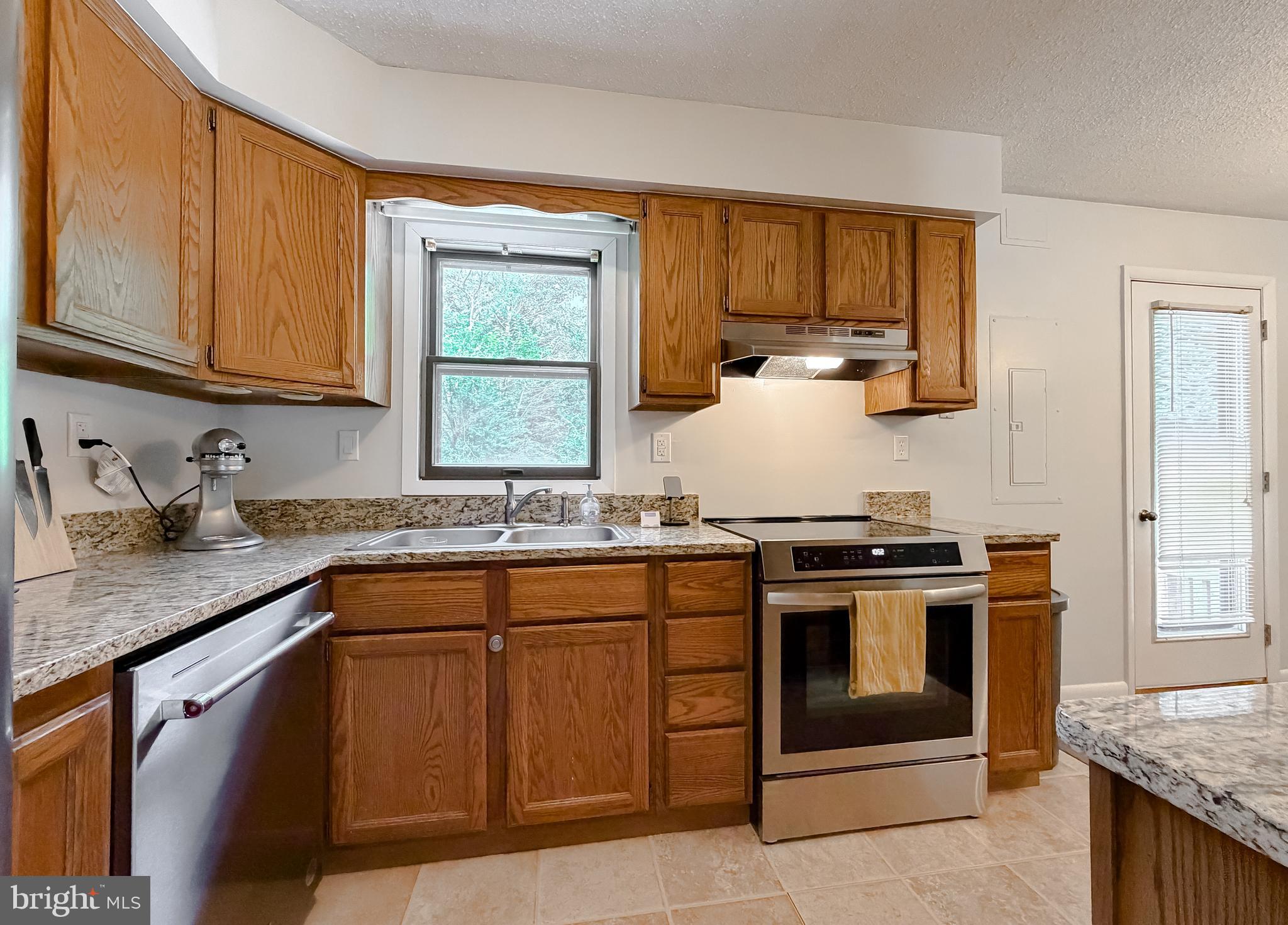 CEDAR COVE - Residential
