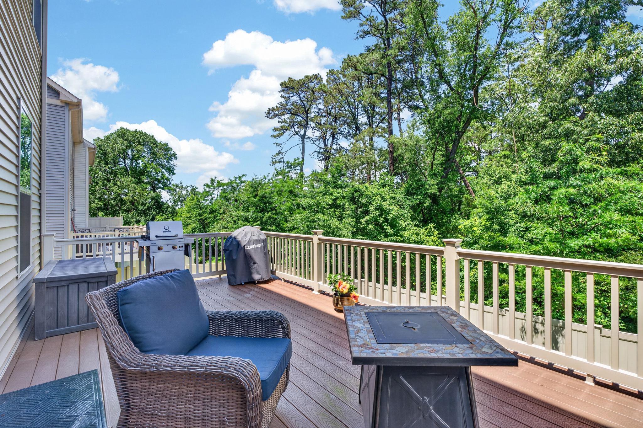 PONDVIEW - Residential