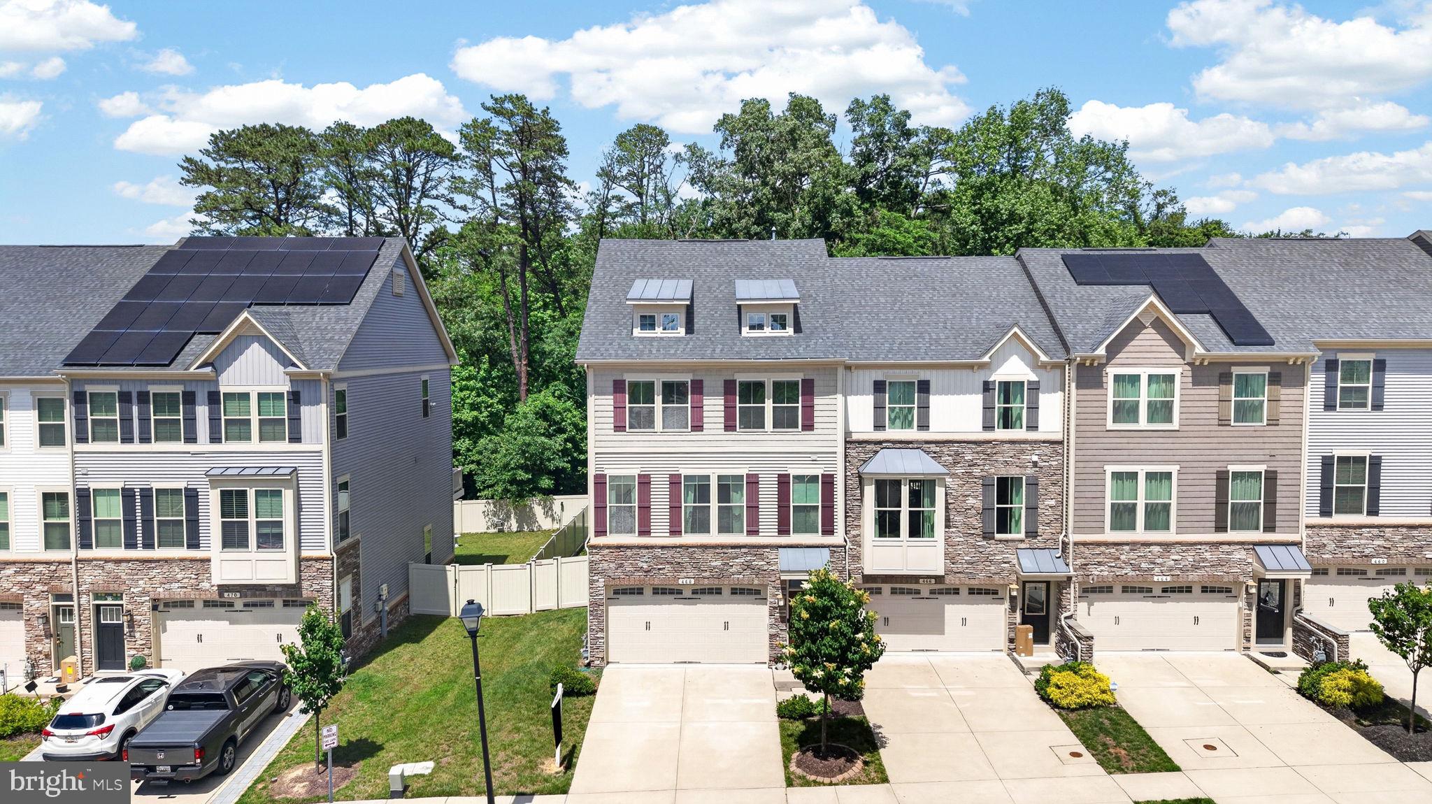 PONDVIEW - Residential