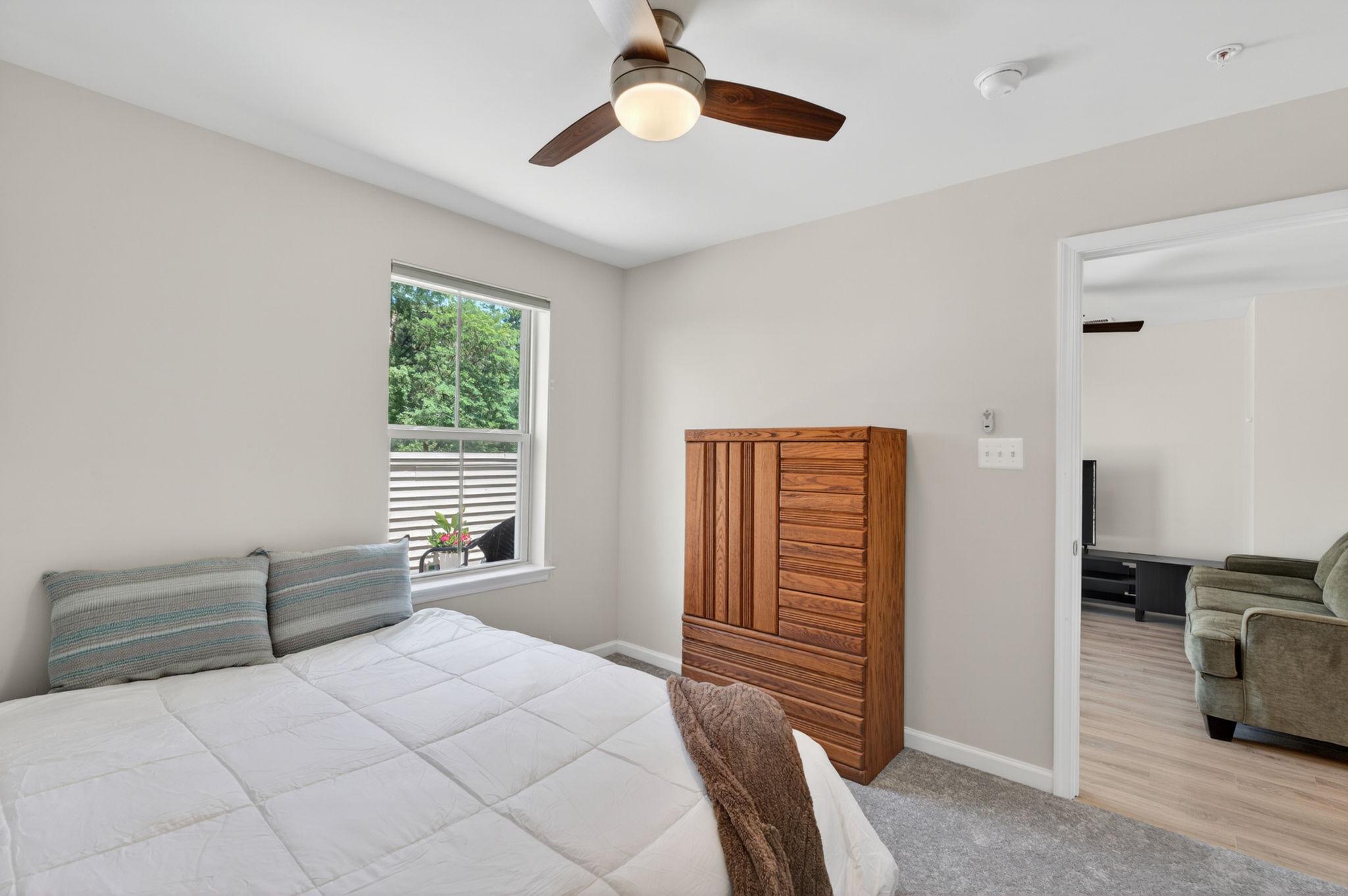 PONDVIEW - Residential