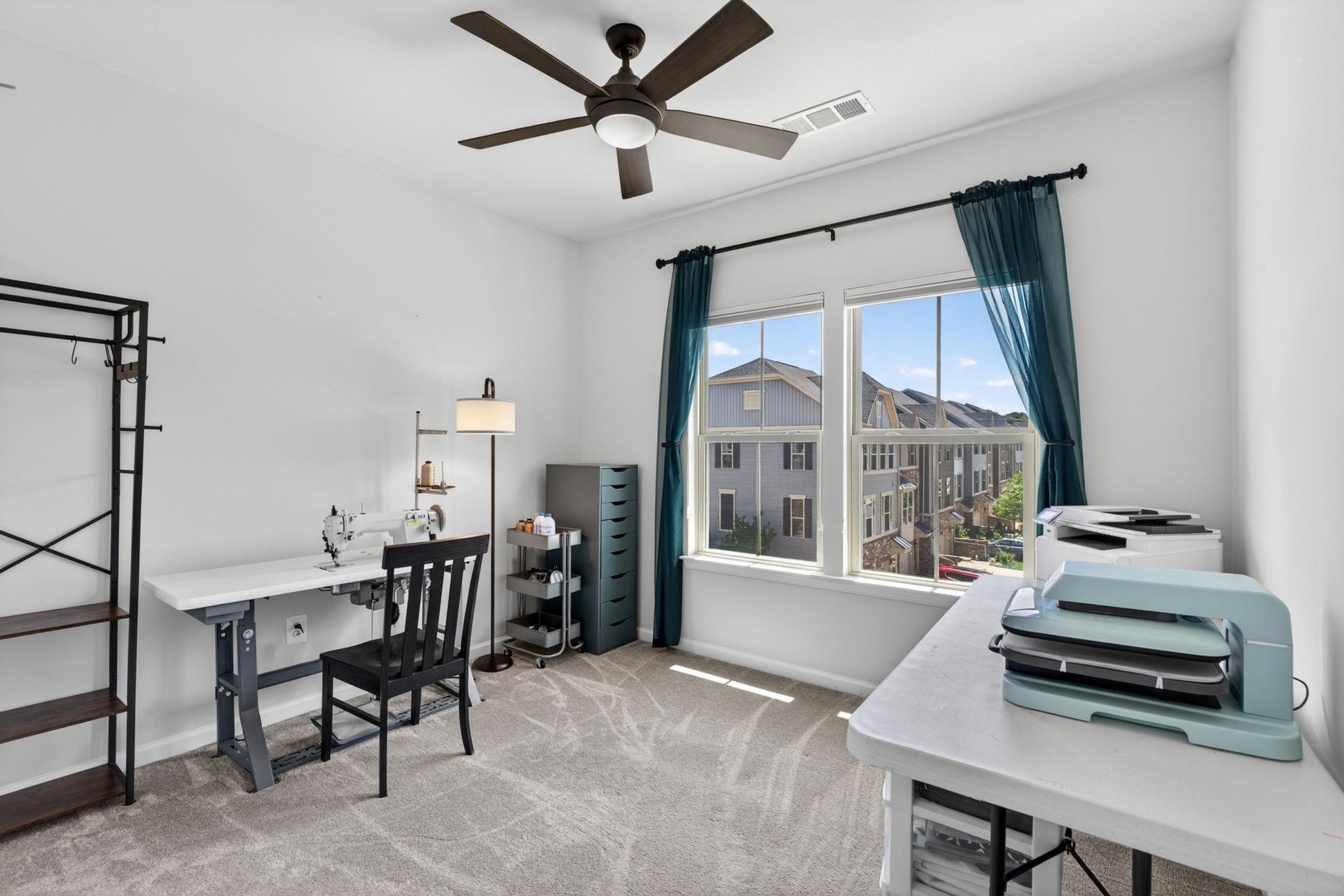 PONDVIEW - Residential