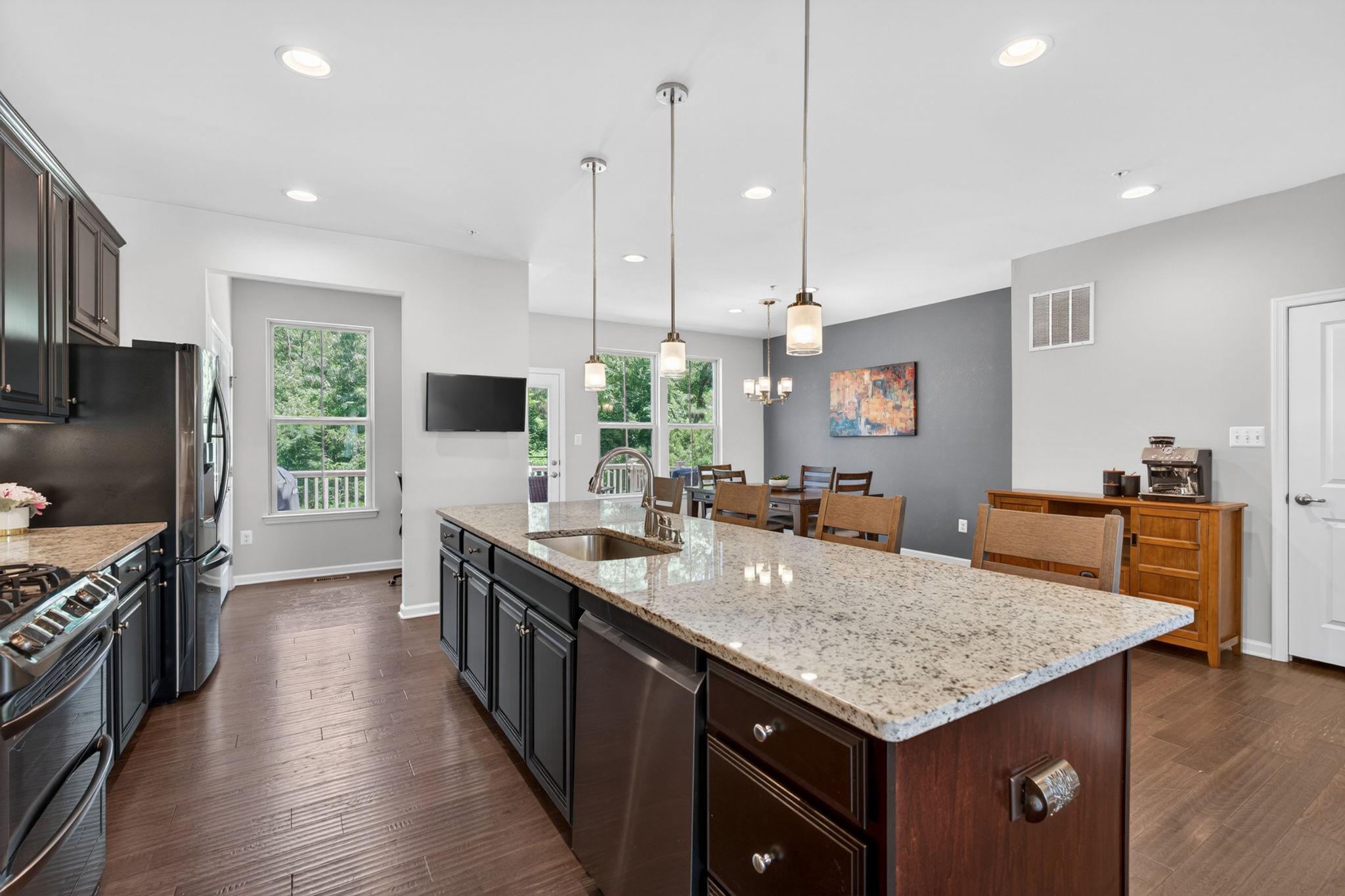 PONDVIEW - Residential