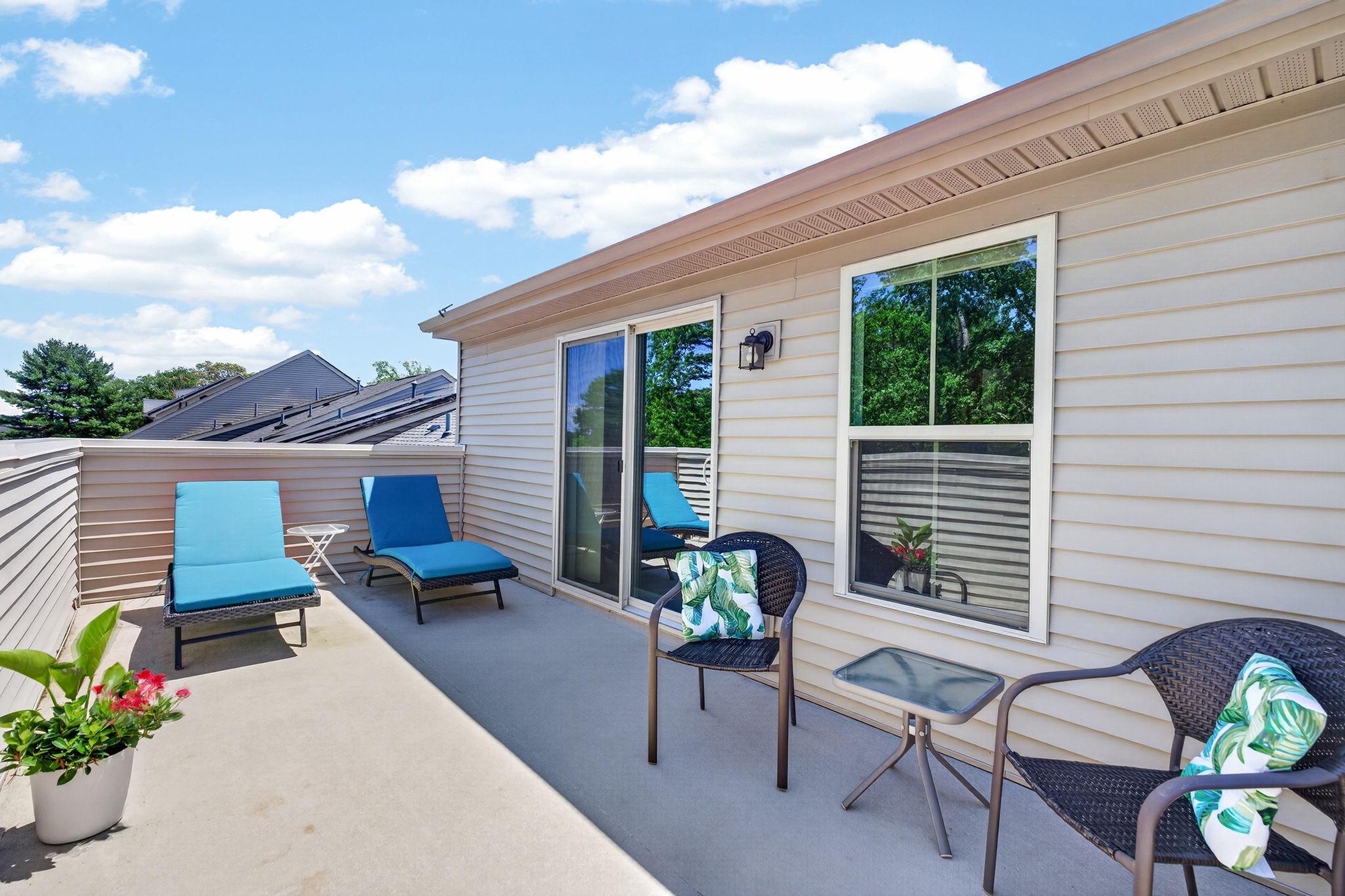PONDVIEW - Residential