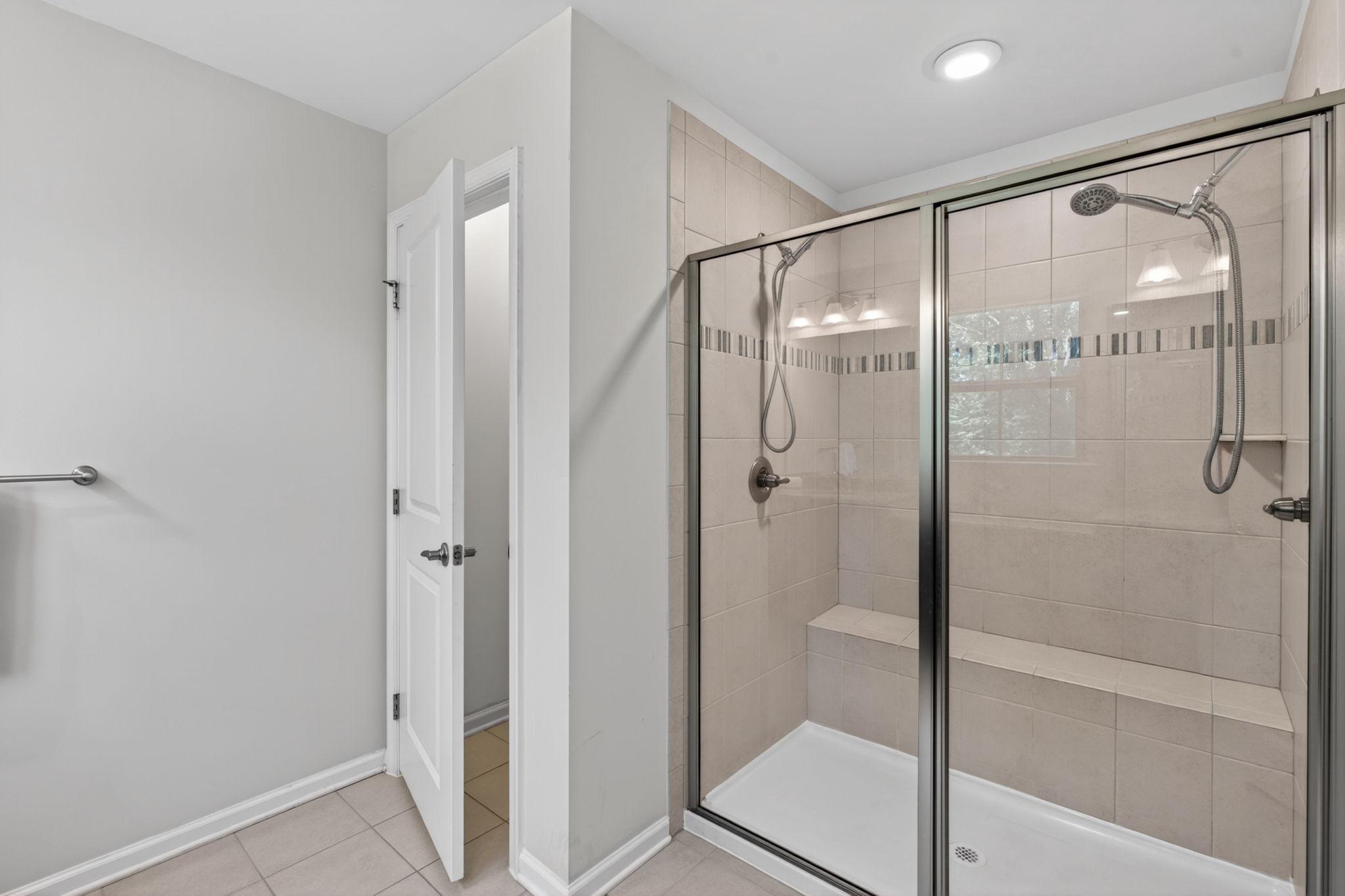 PONDVIEW - Residential