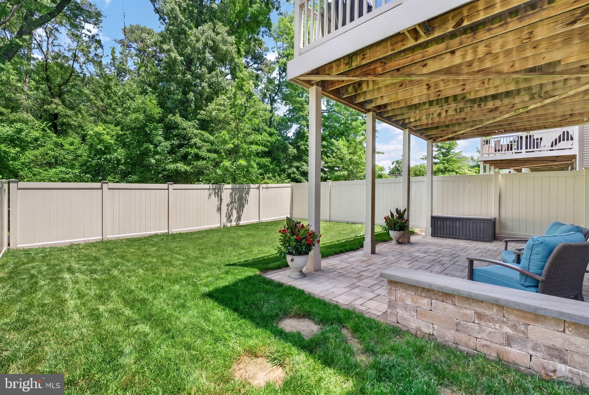 PONDVIEW - Residential