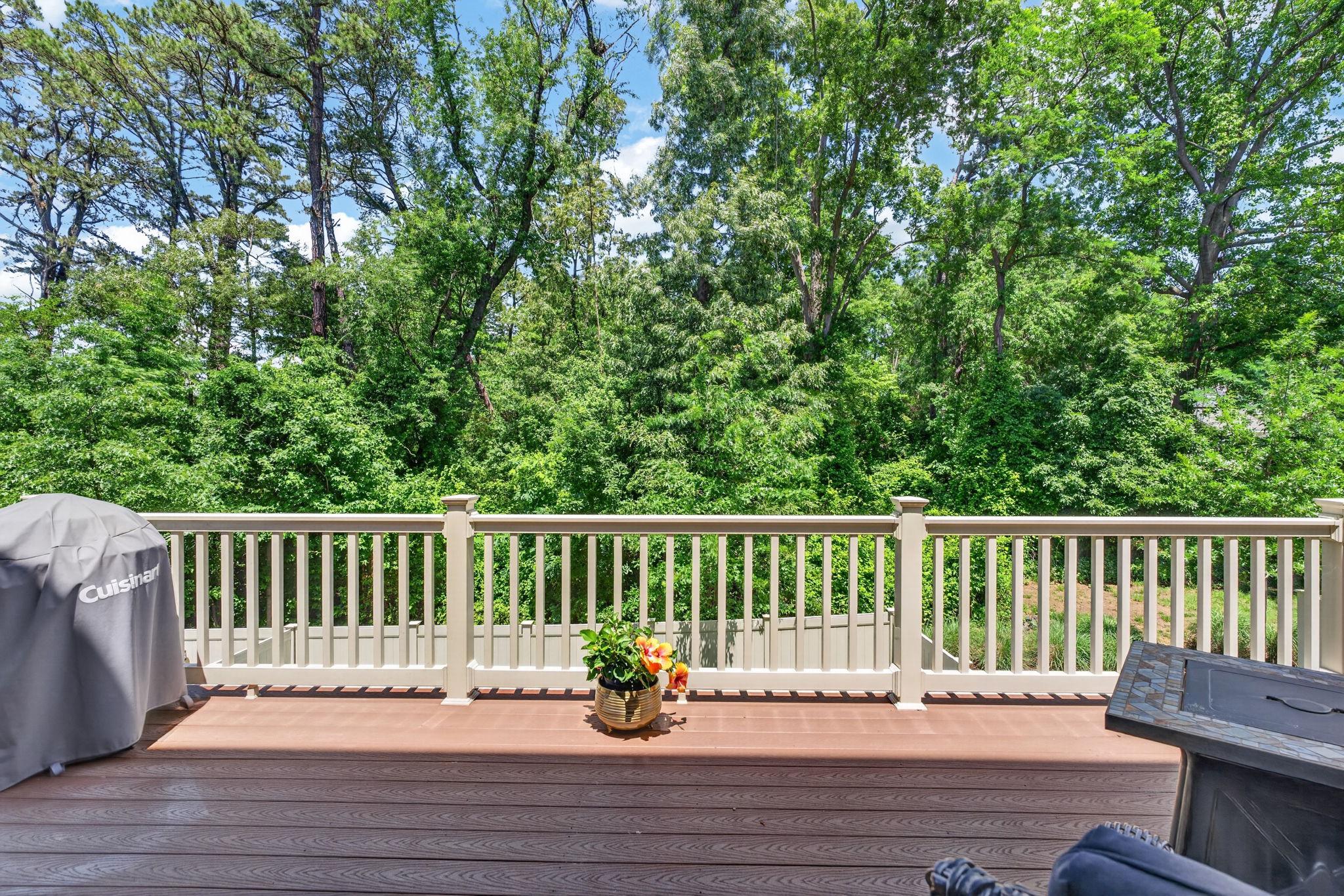 PONDVIEW - Residential