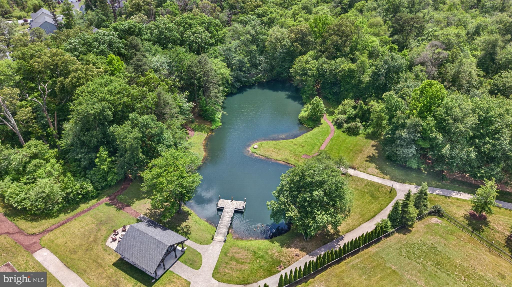 PONDVIEW - Residential
