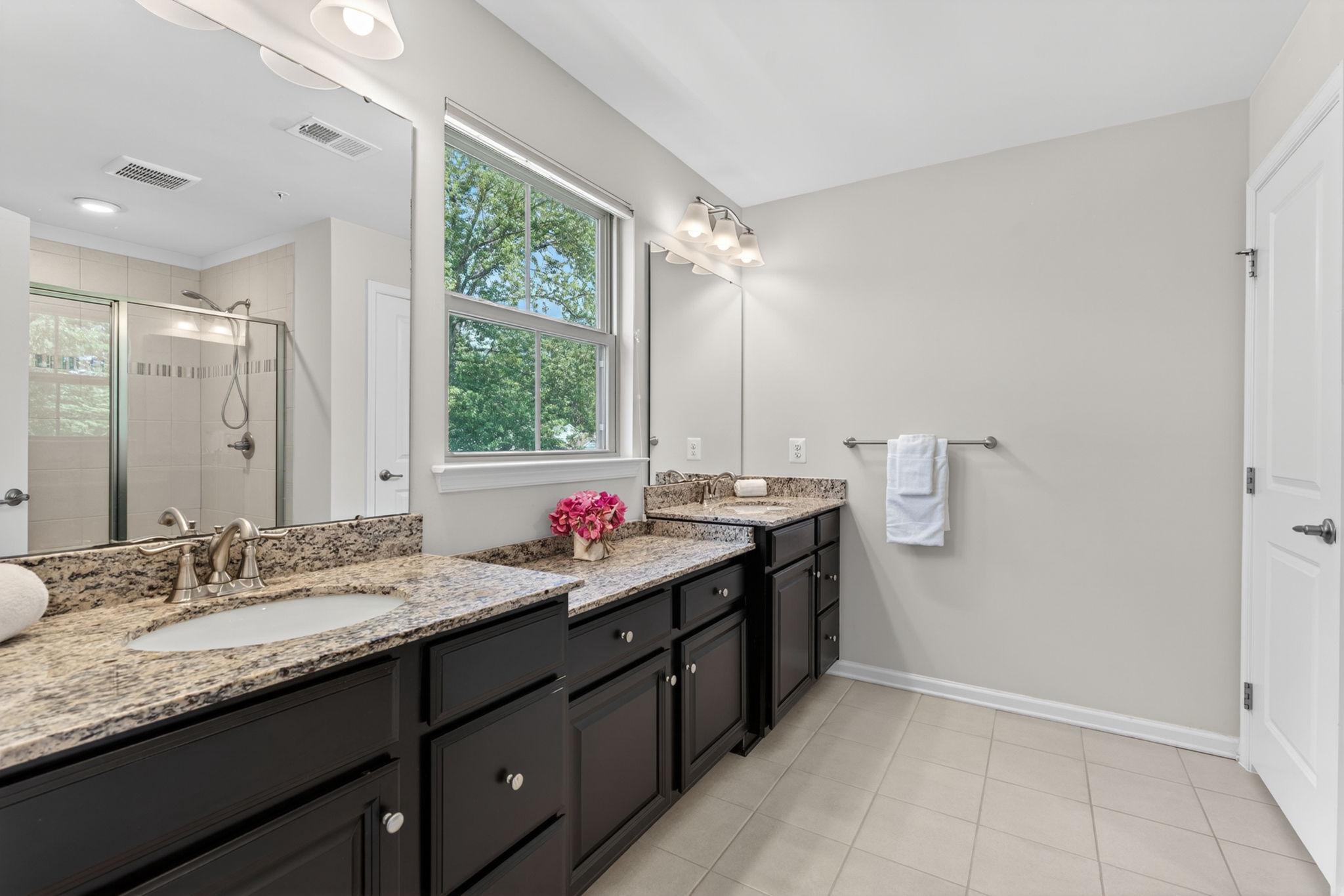 PONDVIEW - Residential