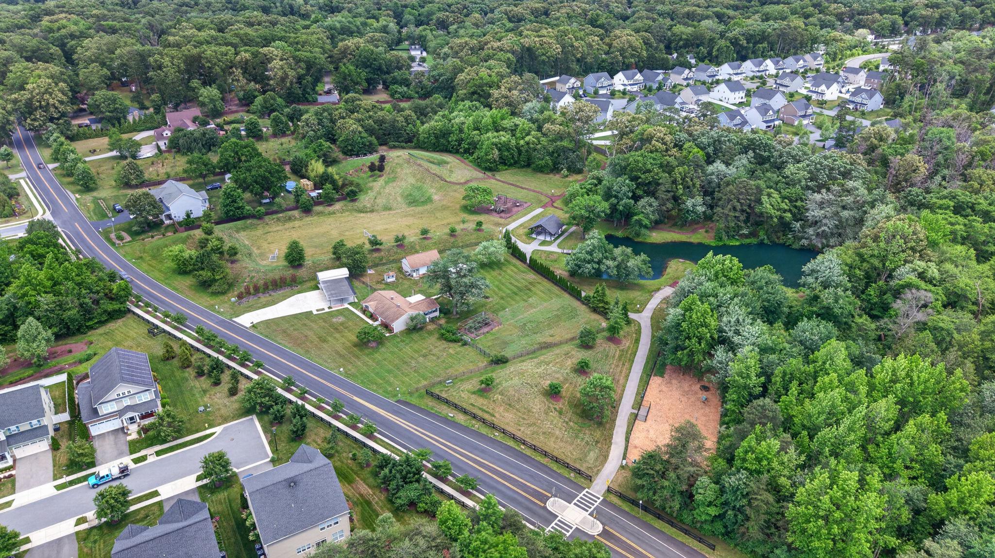 PONDVIEW - Residential