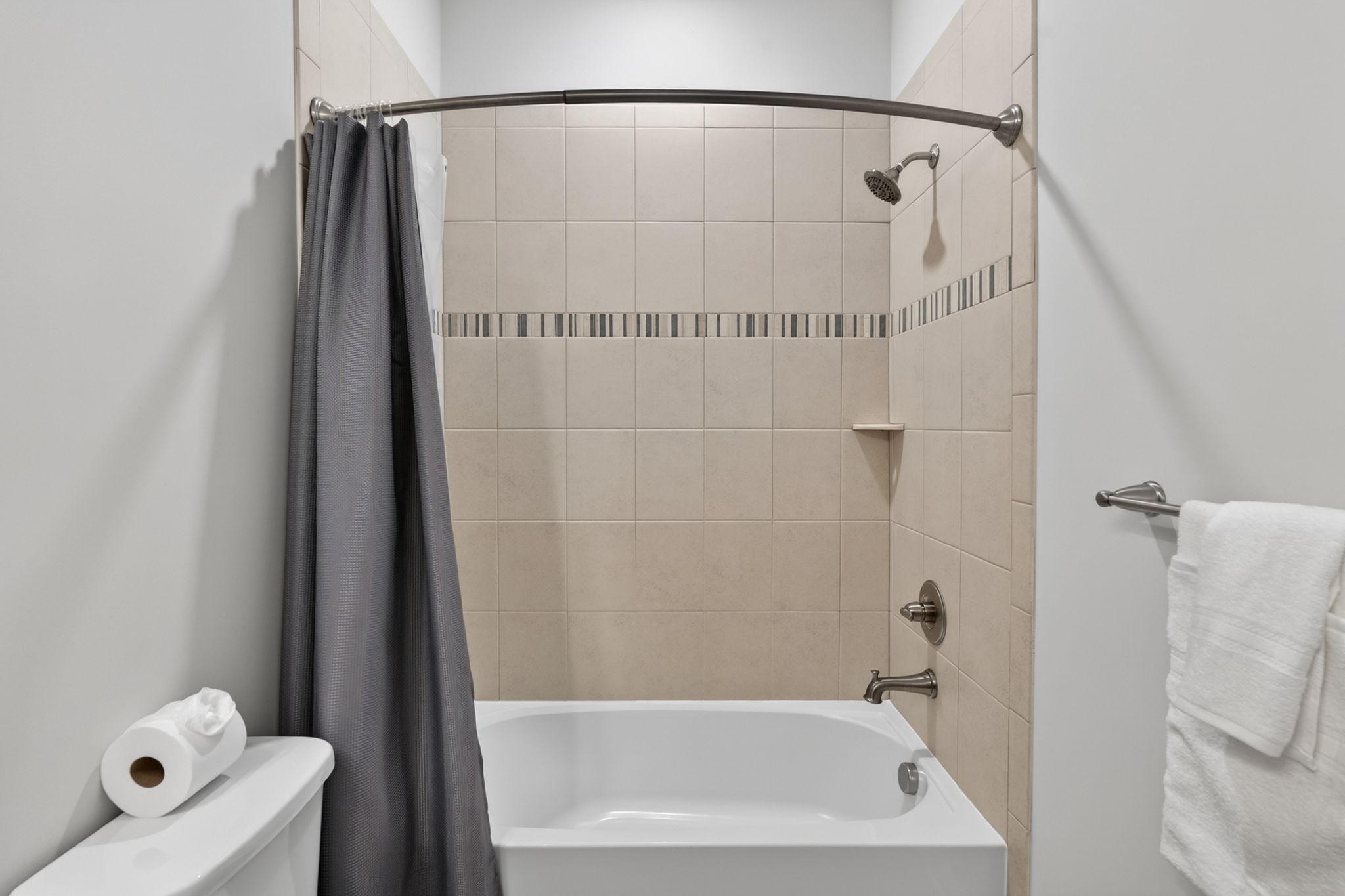 PONDVIEW - Residential