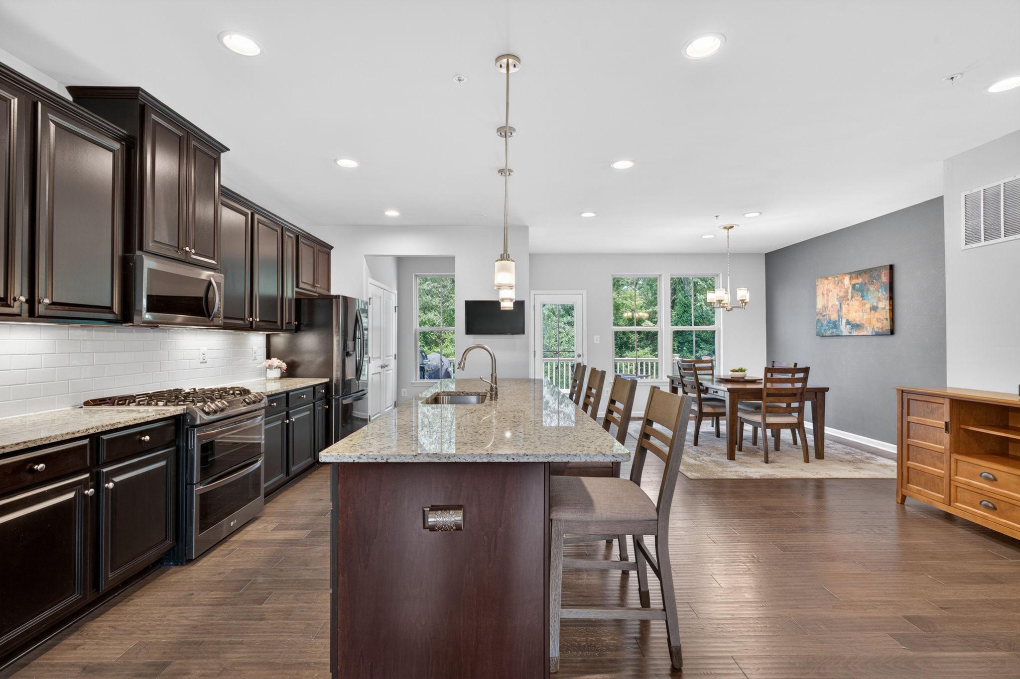 PONDVIEW - Residential