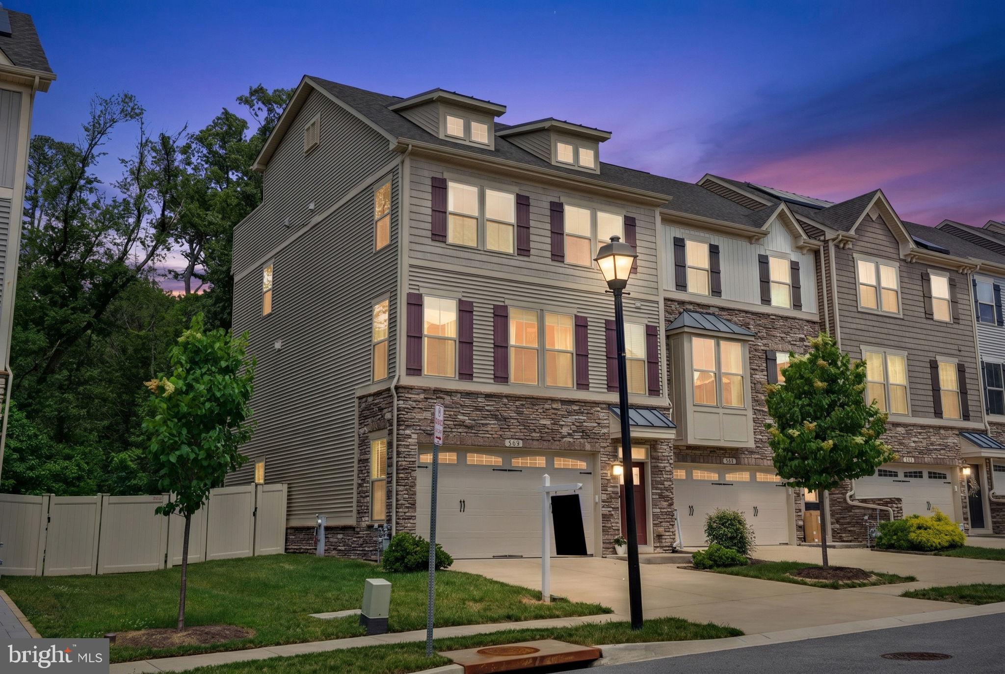 PONDVIEW - Residential