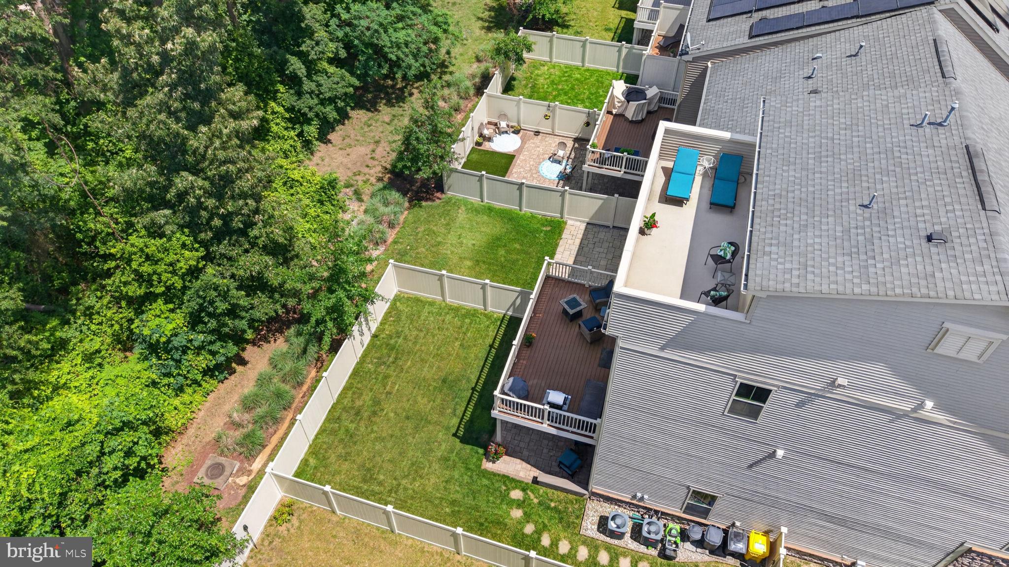 PONDVIEW - Residential