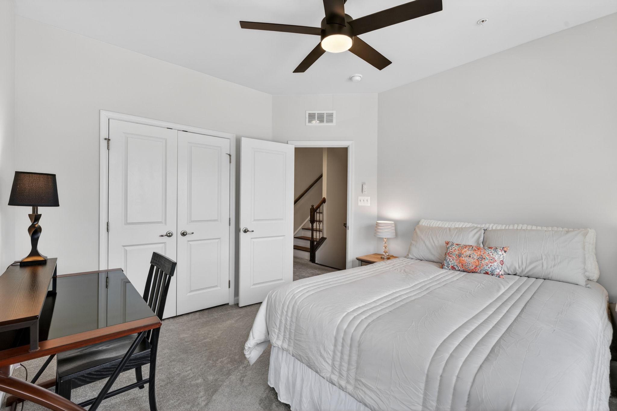 PONDVIEW - Residential