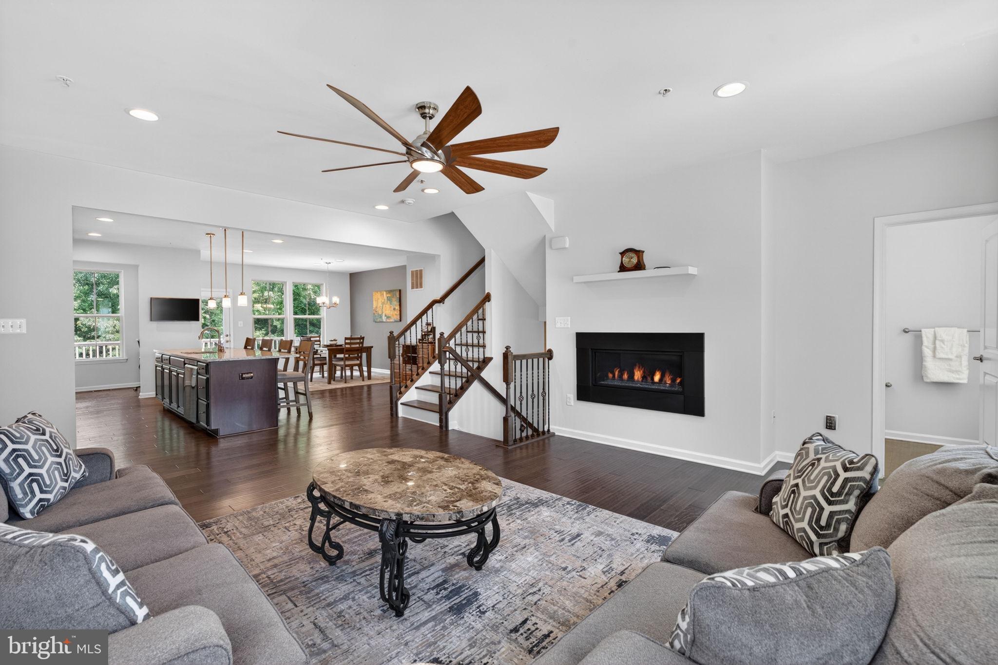 PONDVIEW - Residential