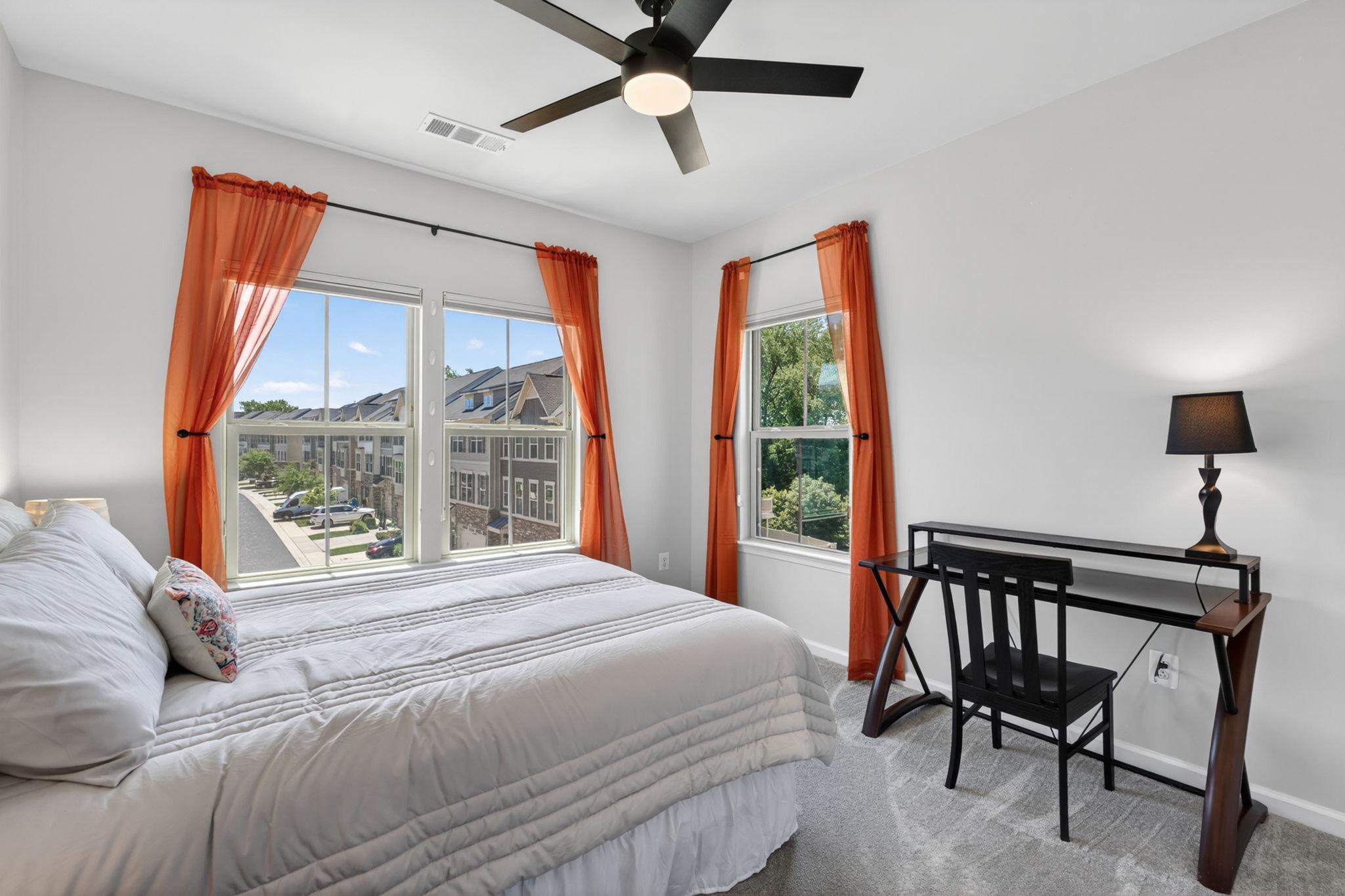 PONDVIEW - Residential