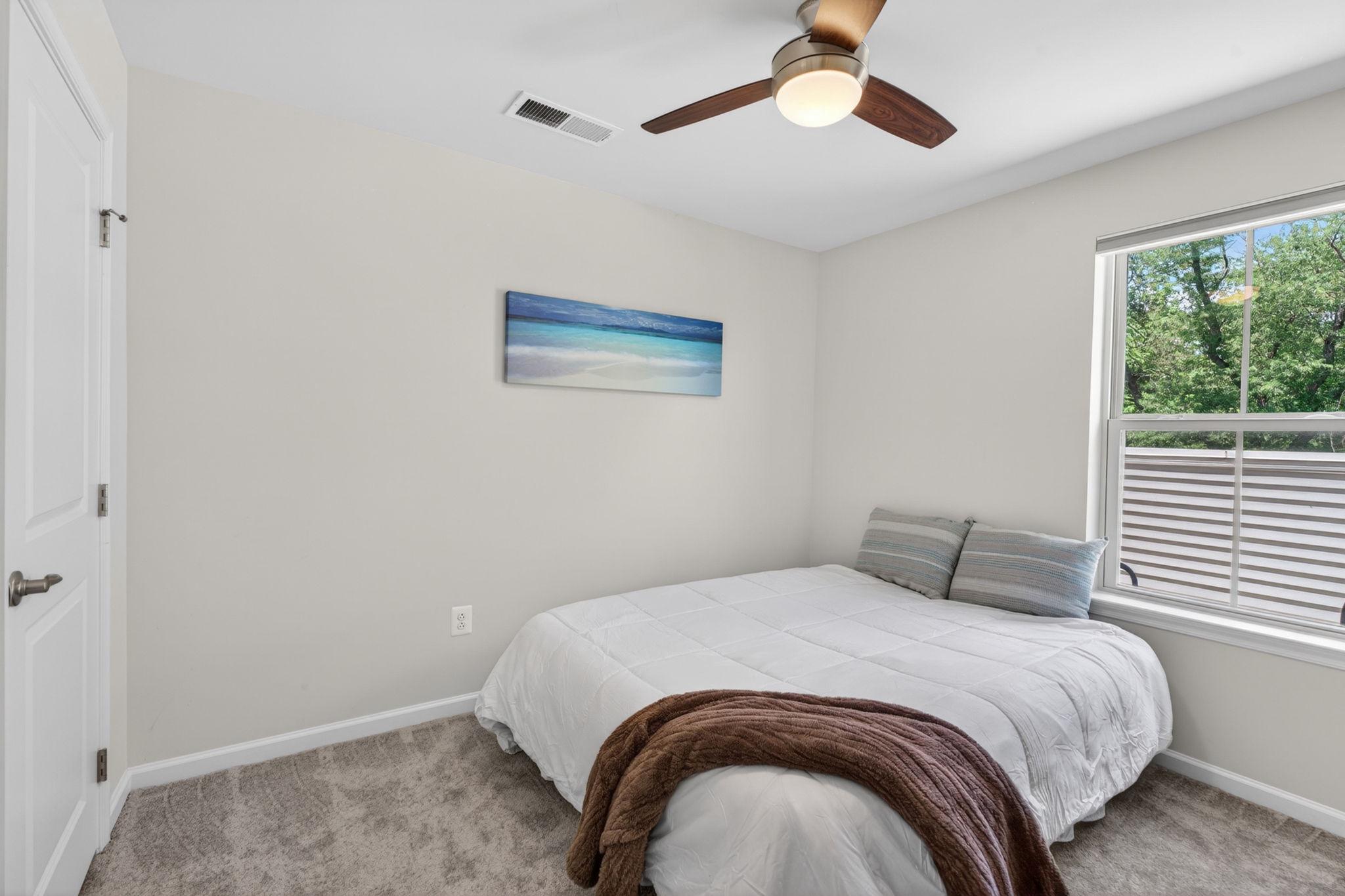 PONDVIEW - Residential