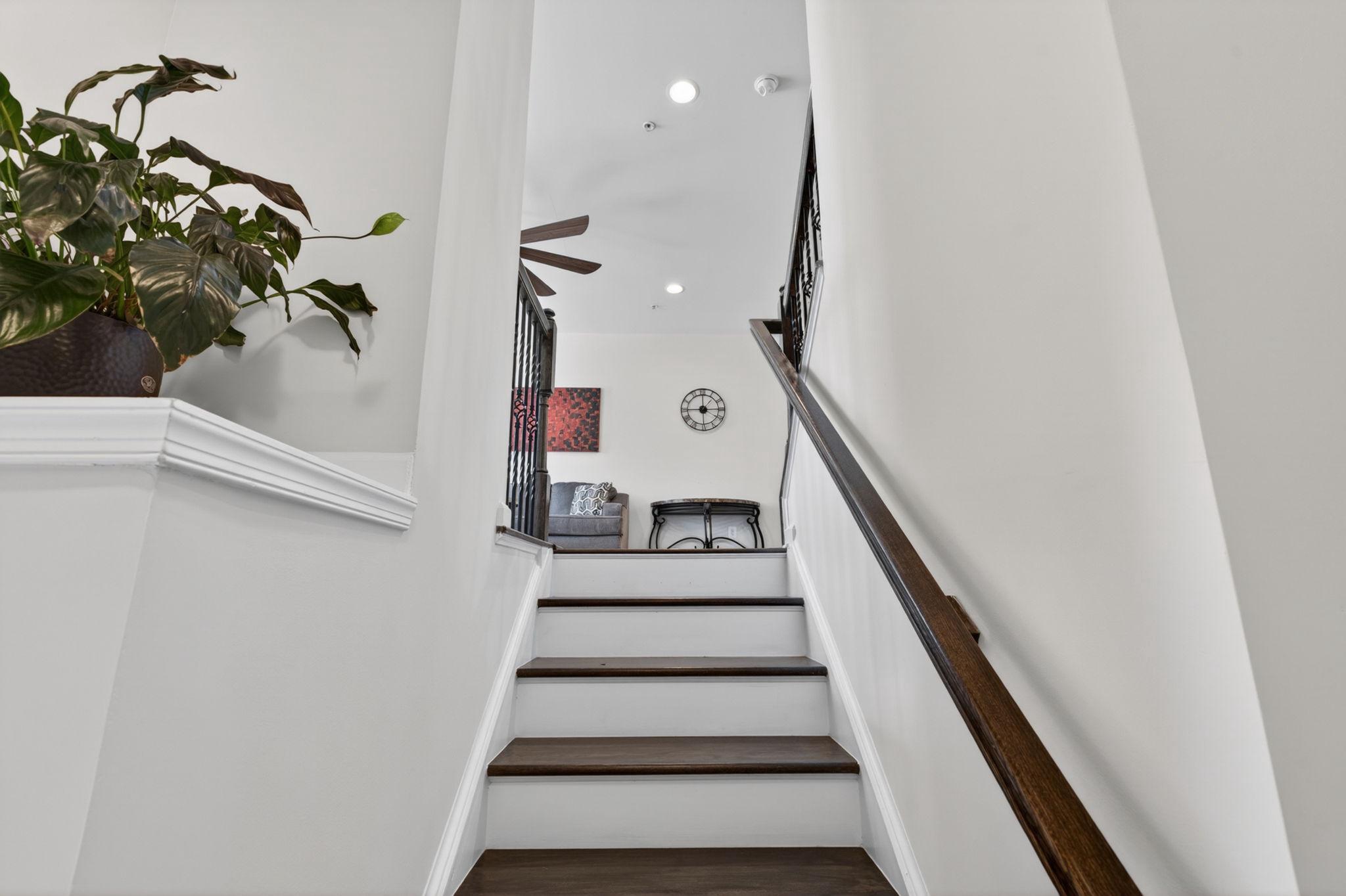 PONDVIEW - Residential