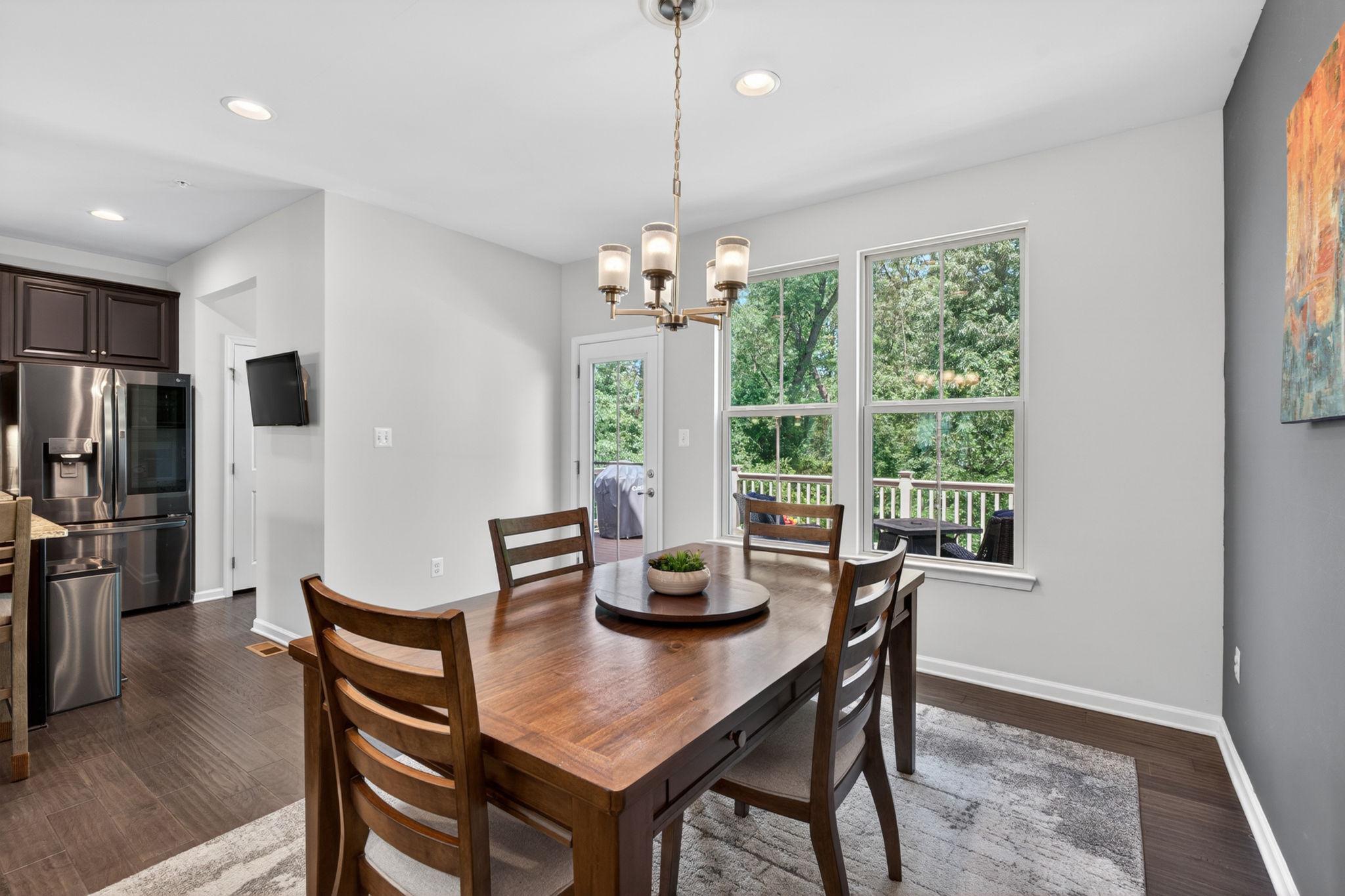 PONDVIEW - Residential