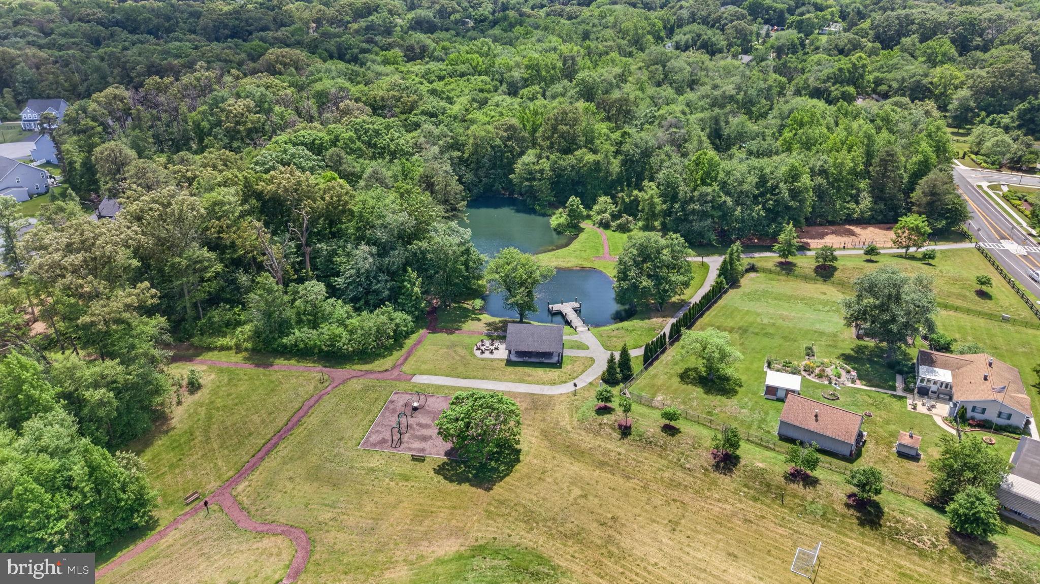 PONDVIEW - Residential