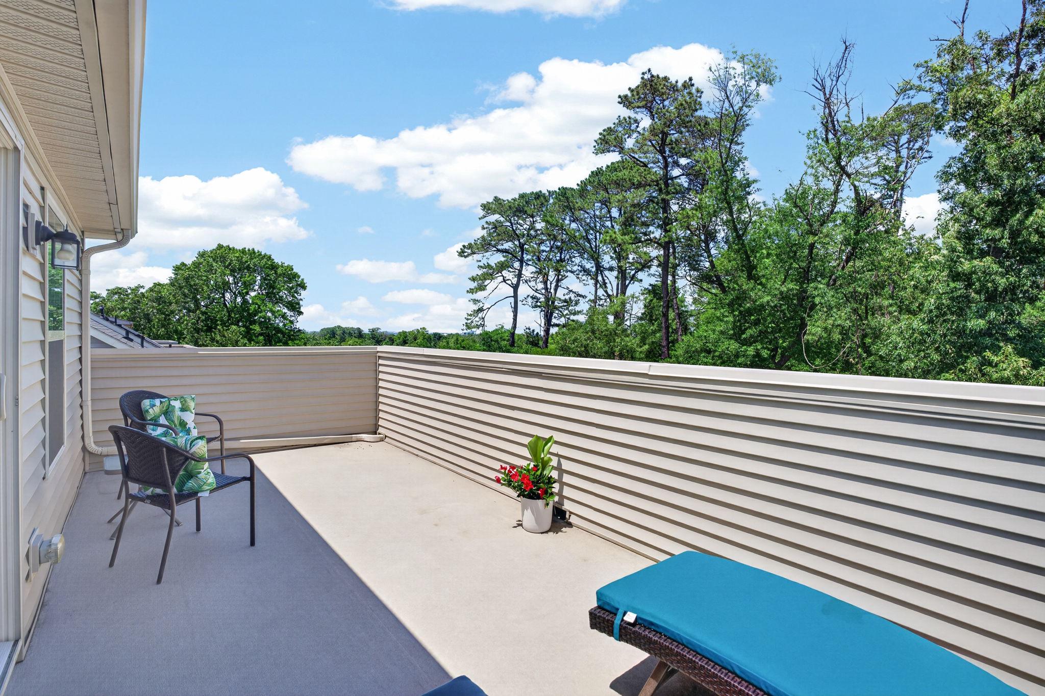 PONDVIEW - Residential