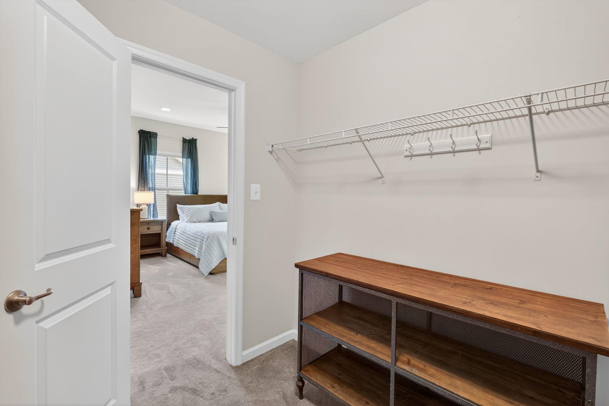 PONDVIEW - Residential