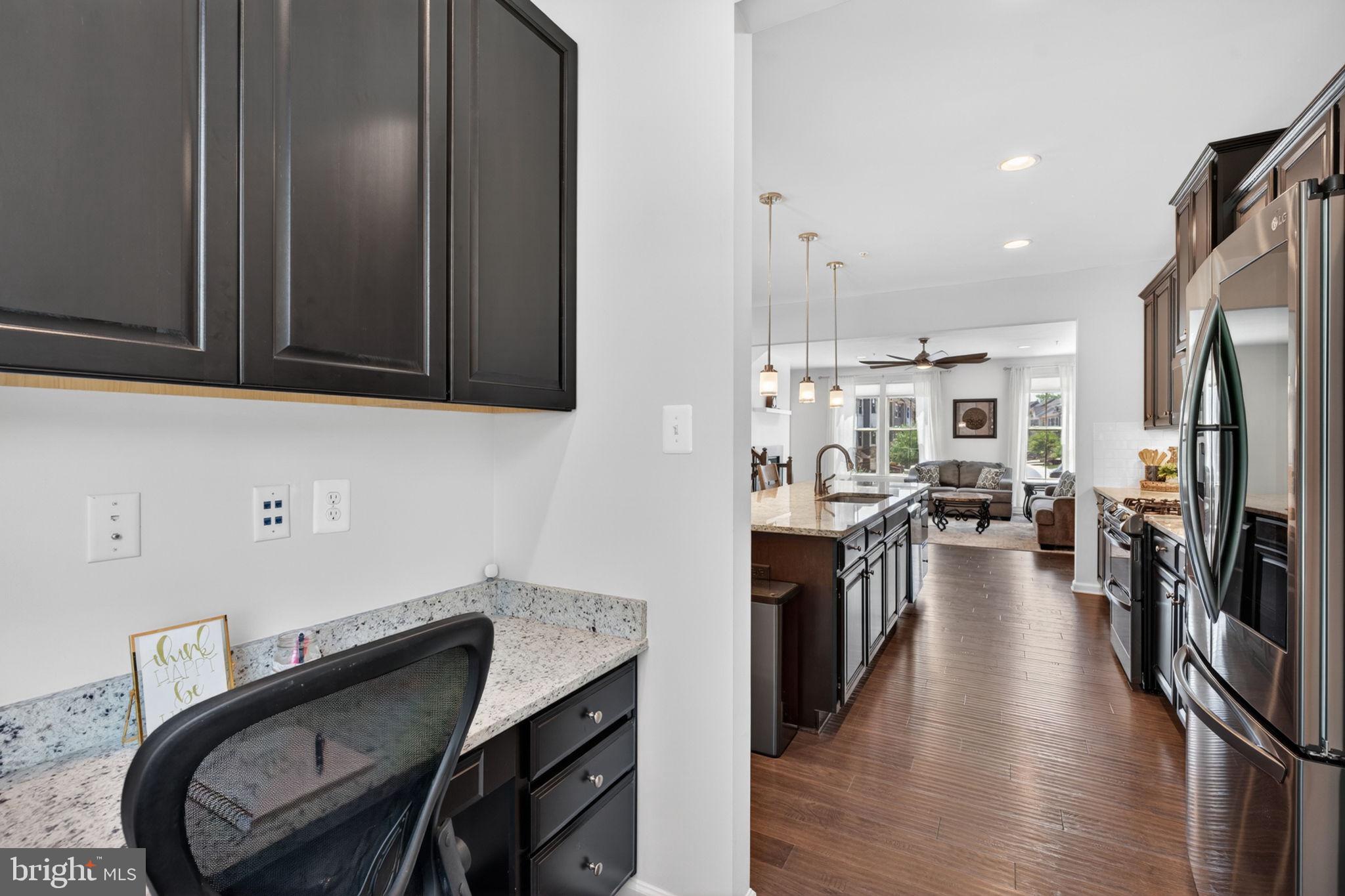 PONDVIEW - Residential