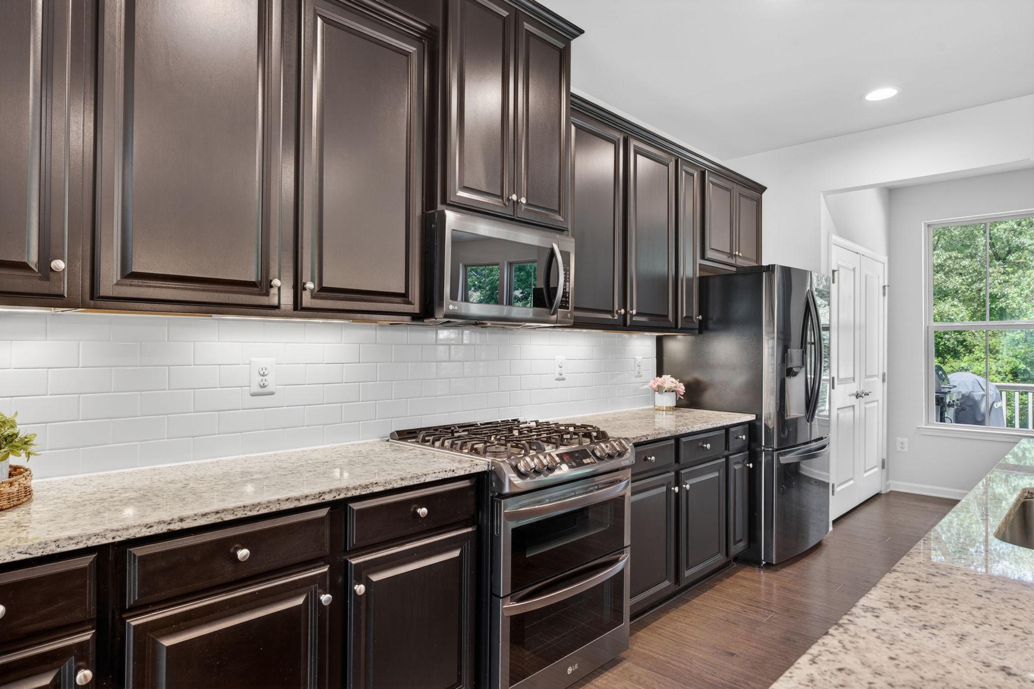 PONDVIEW - Residential