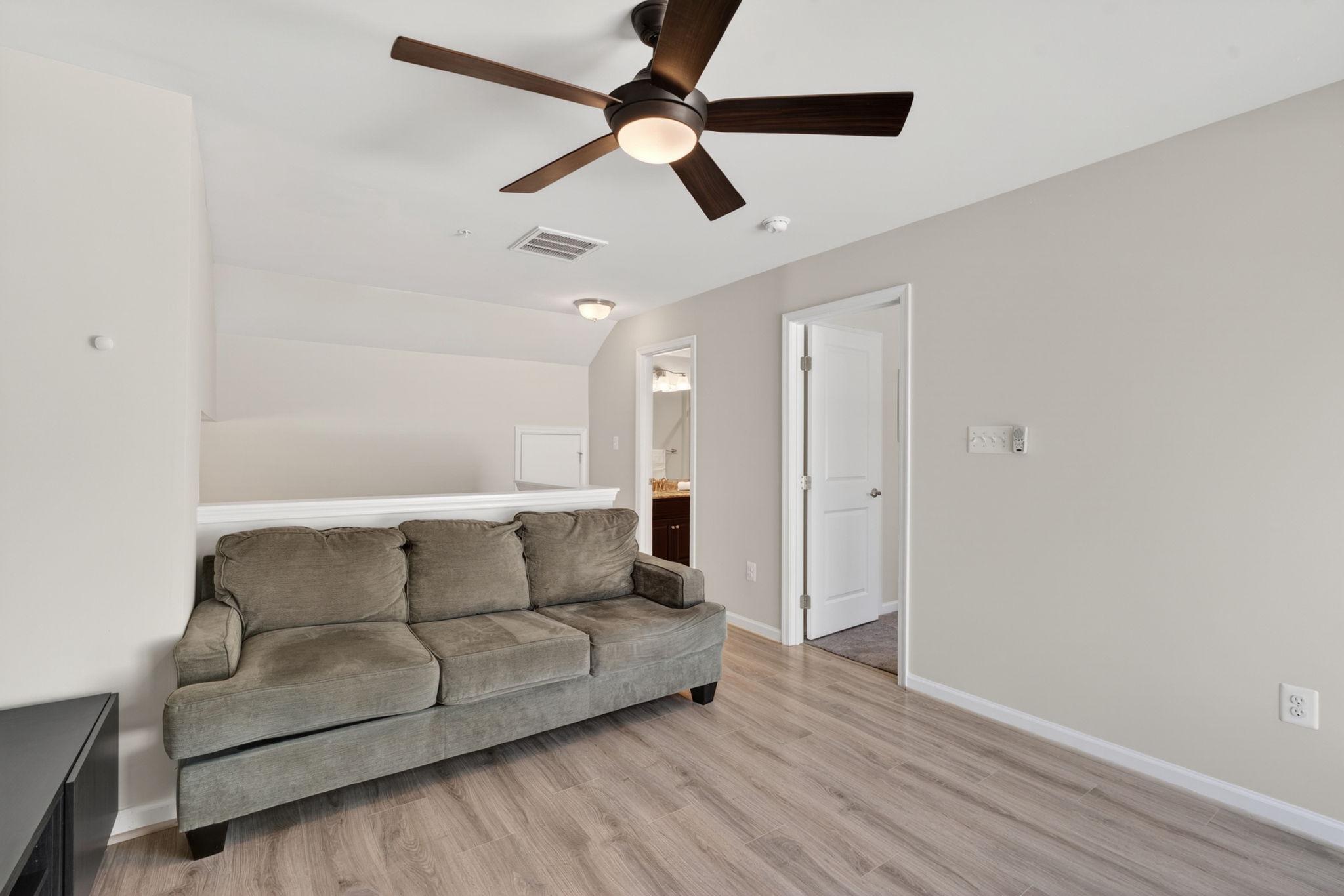 PONDVIEW - Residential