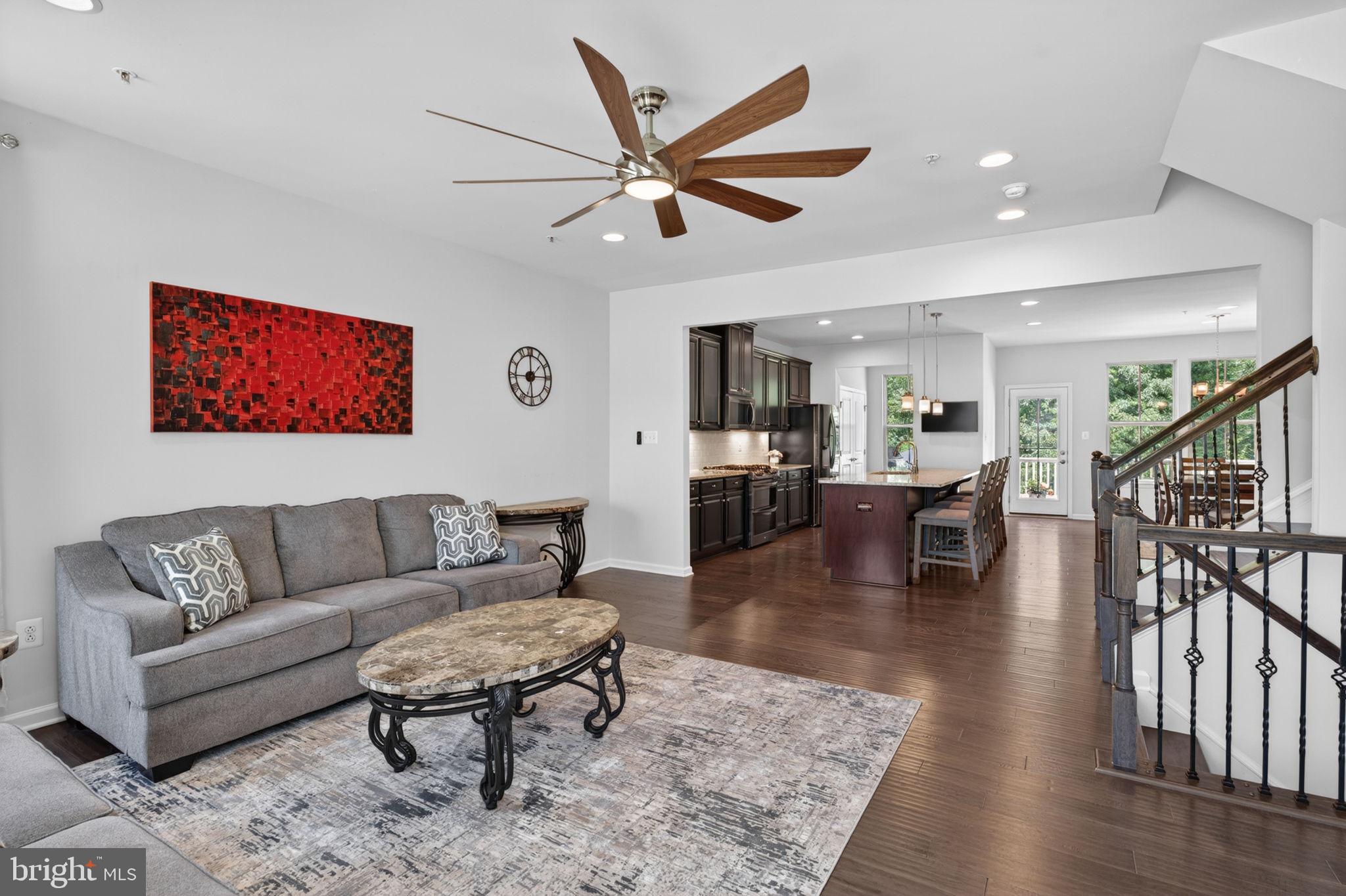 PONDVIEW - Residential