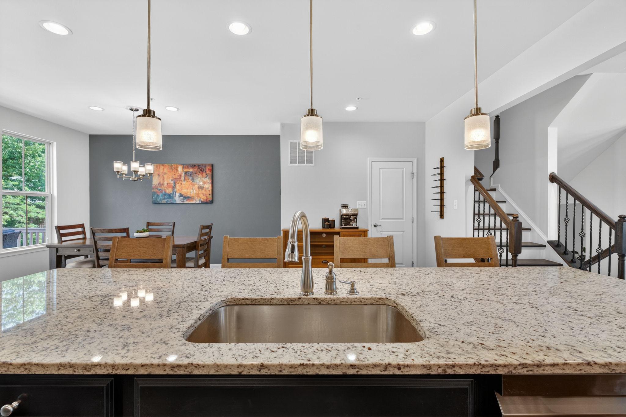 PONDVIEW - Residential