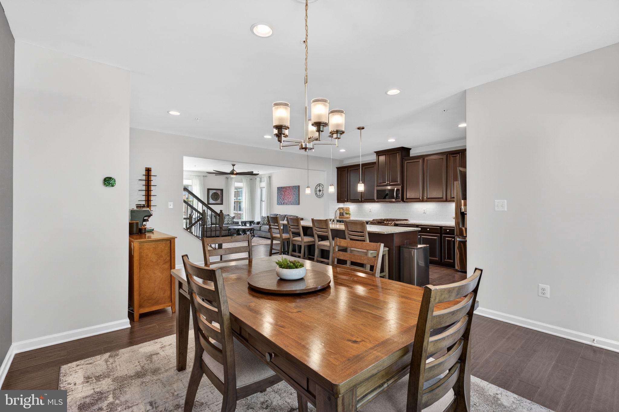 PONDVIEW - Residential