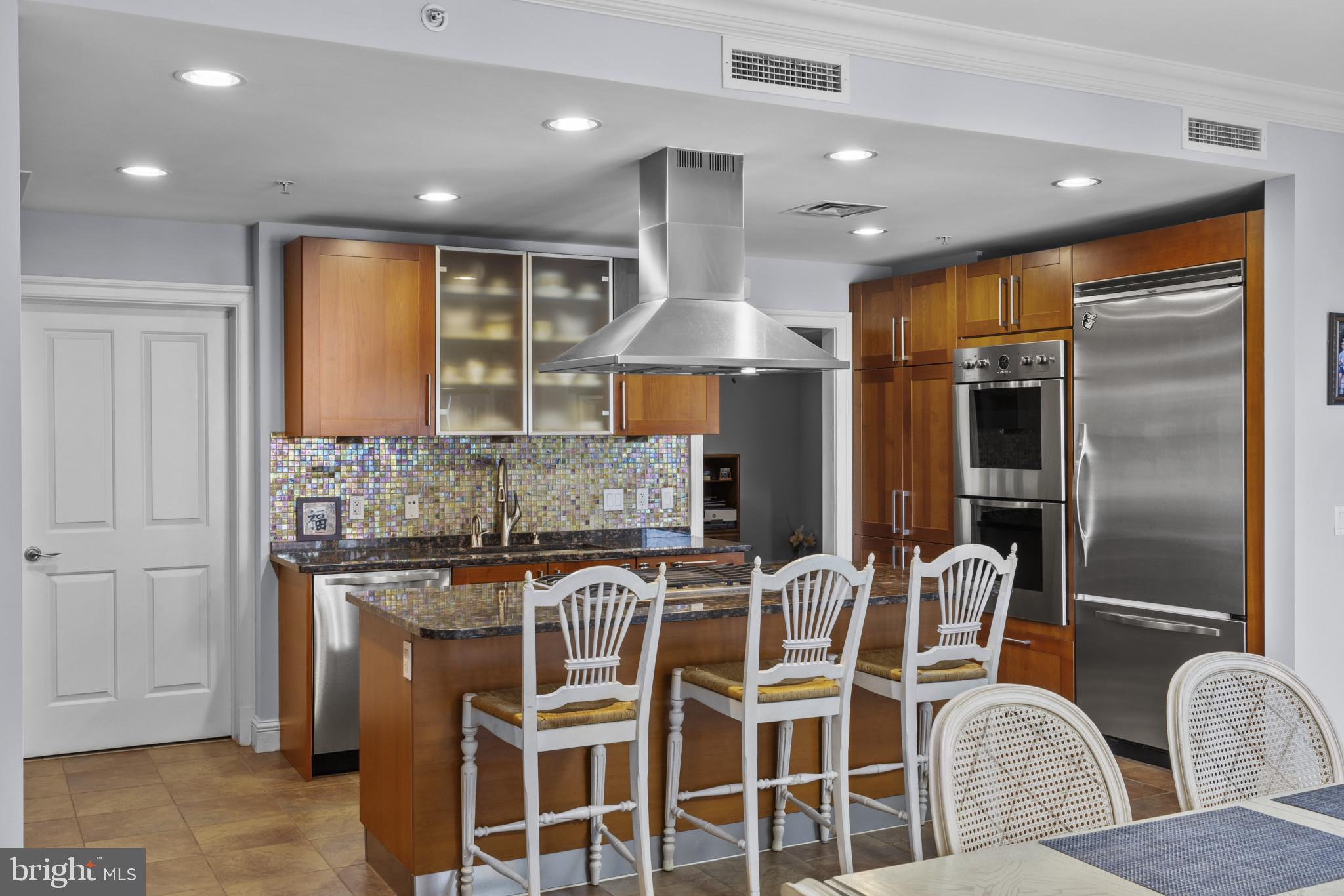 THE RITZ-CARLTON RESIDENCES - Residential