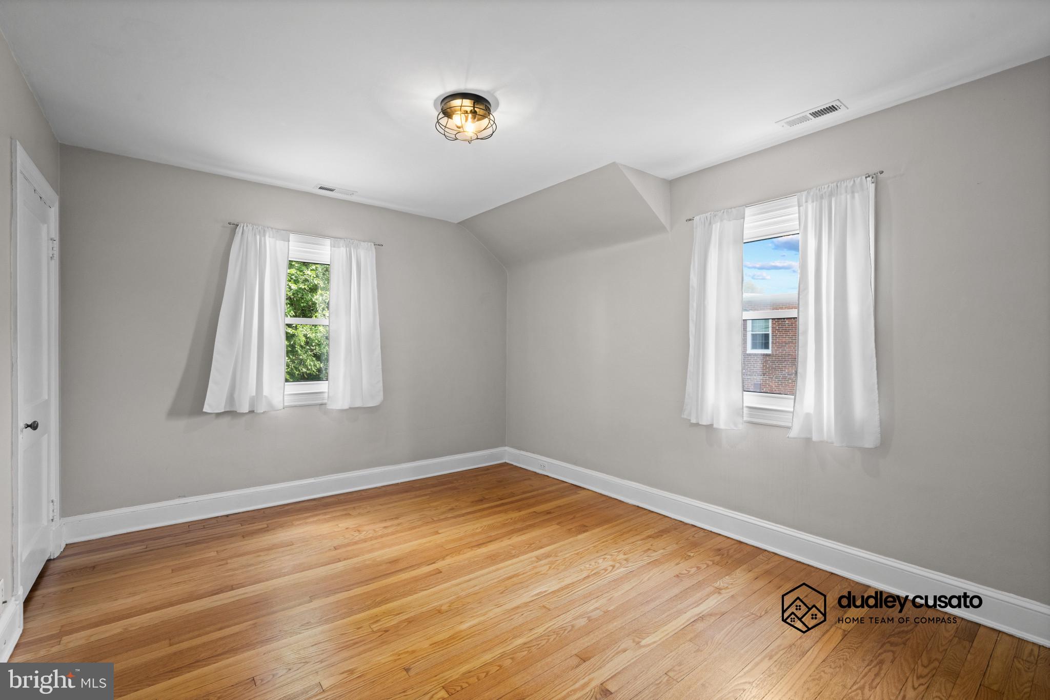 TOWSON - Residential
