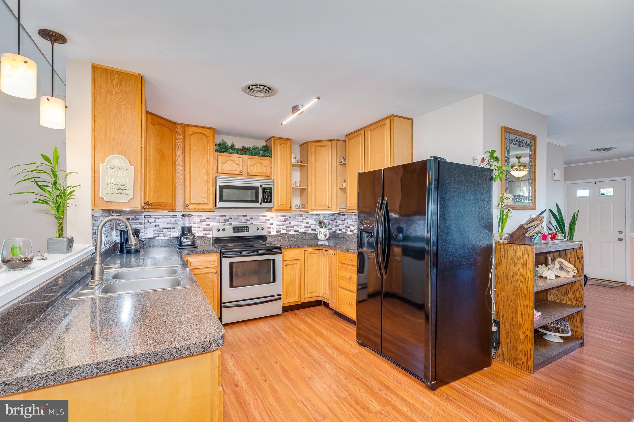 PINE GROVE ESTATES - Residential