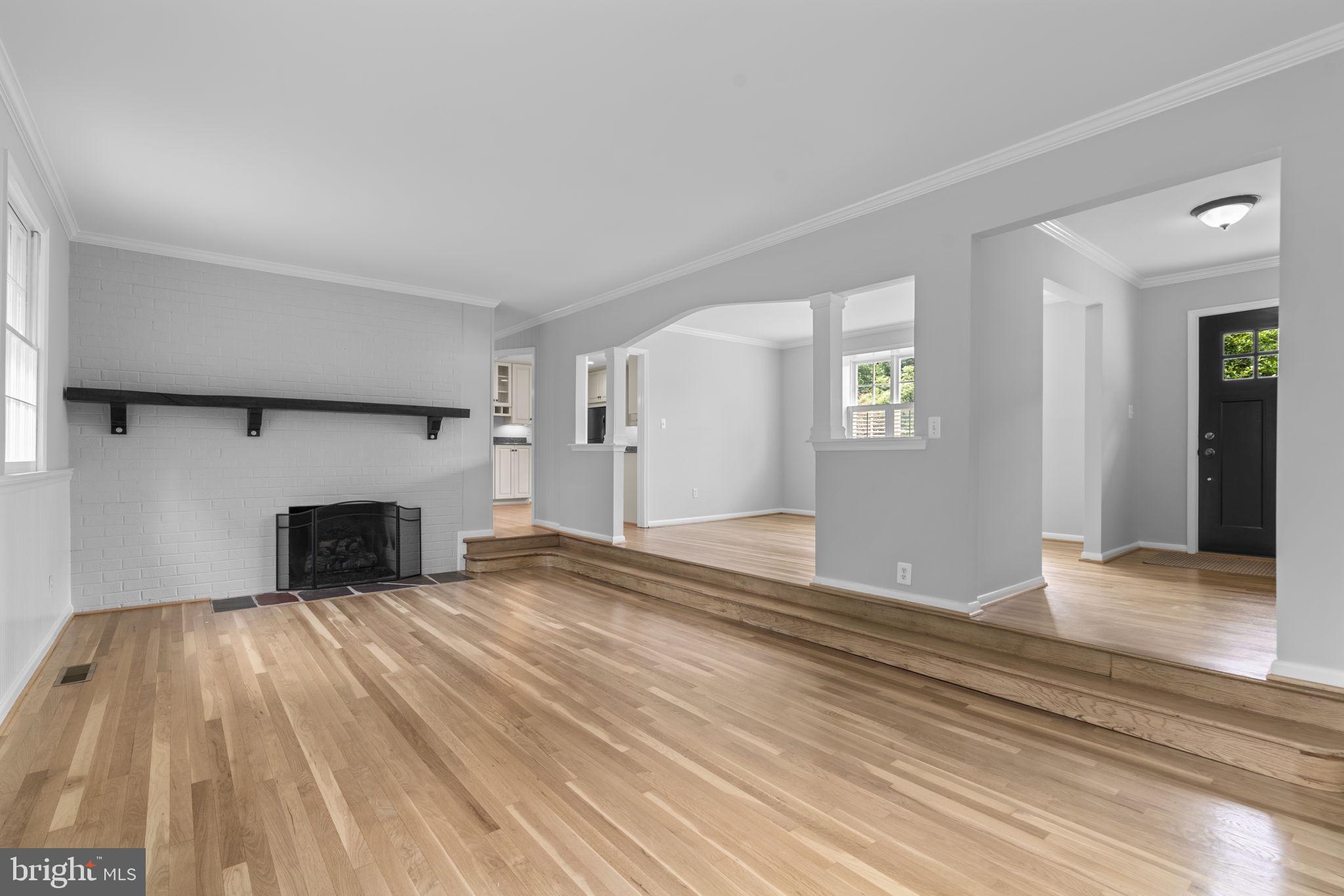WILLIAMSBURG VILLAGE - Residential