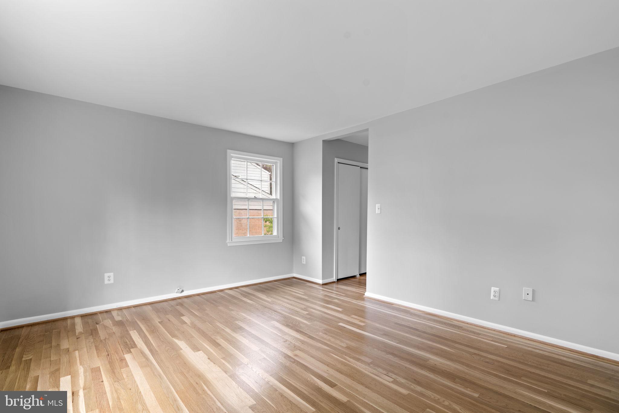WILLIAMSBURG VILLAGE - Residential